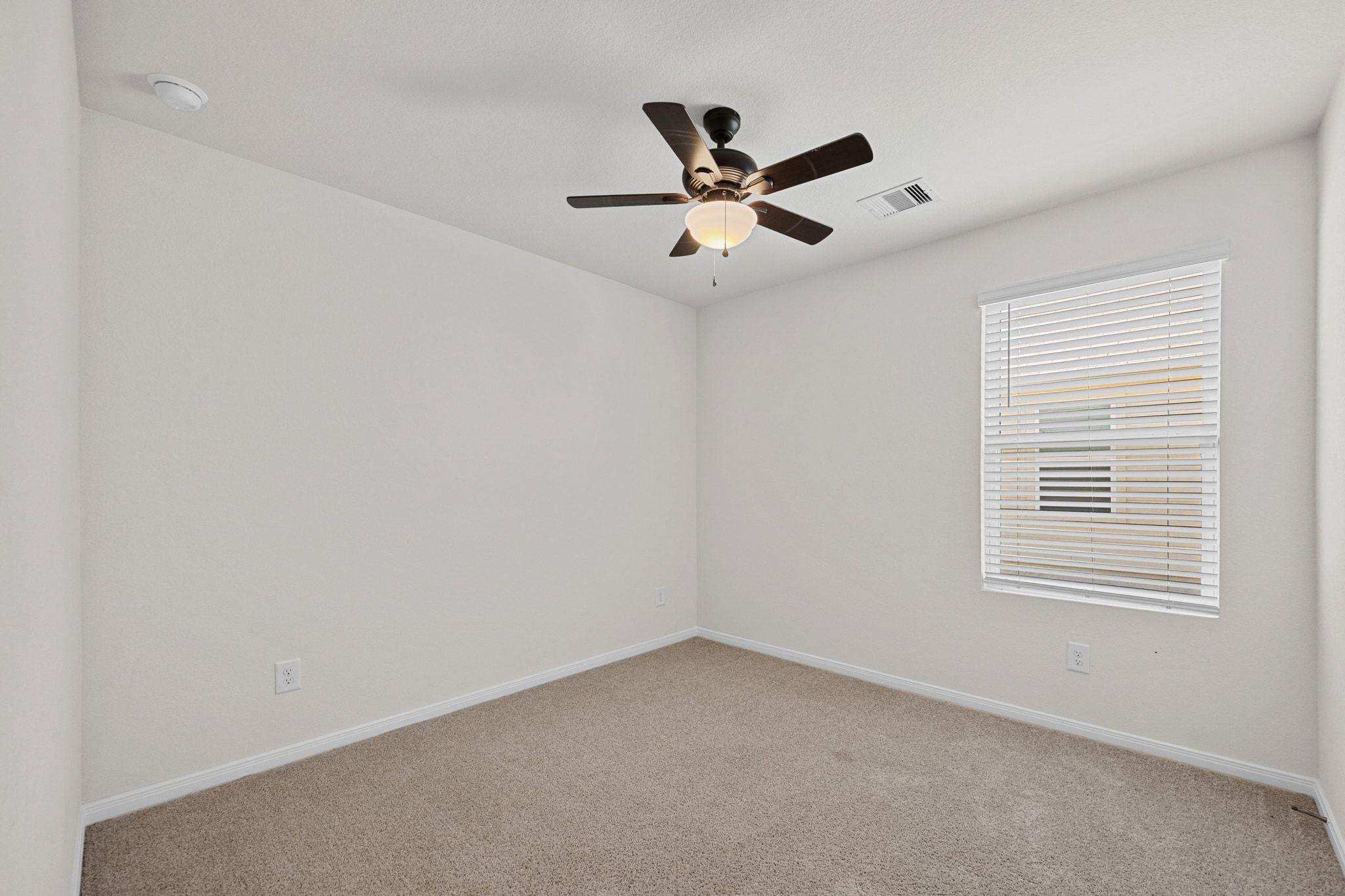 1331 Camden Ln, Lockhart, TX 78644