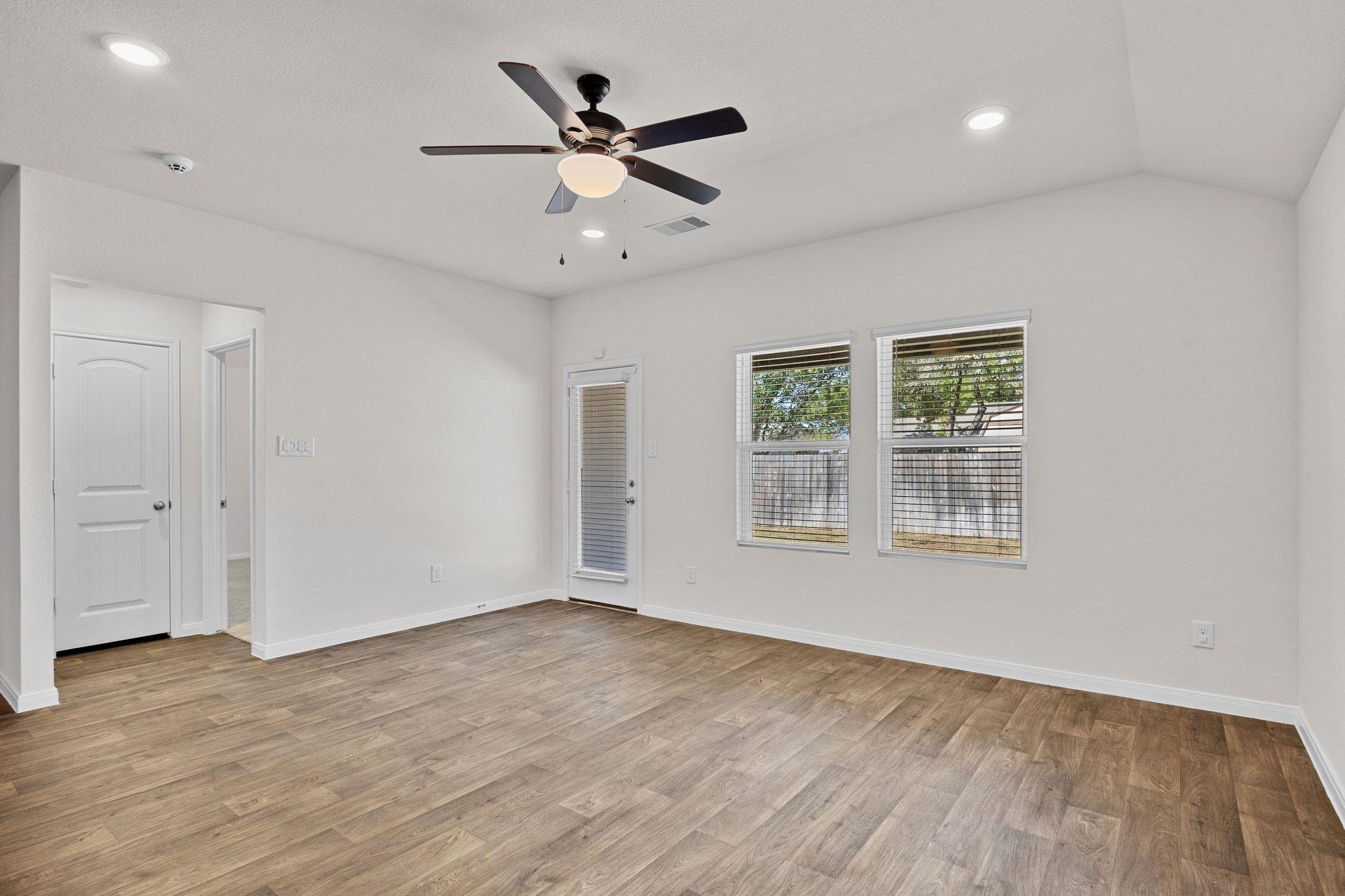 1331 Camden Ln, Lockhart, TX 78644