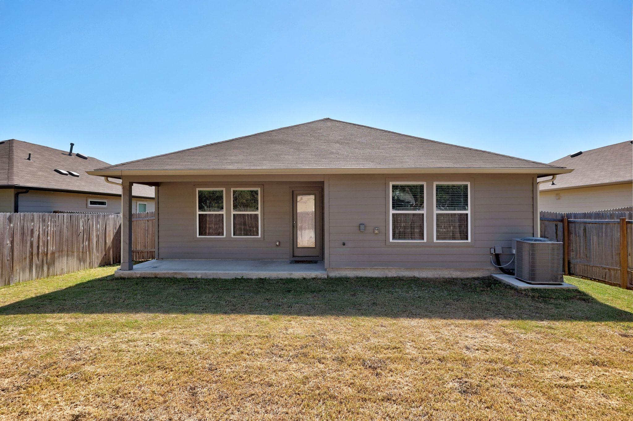 1331 Camden Ln, Lockhart, TX 78644