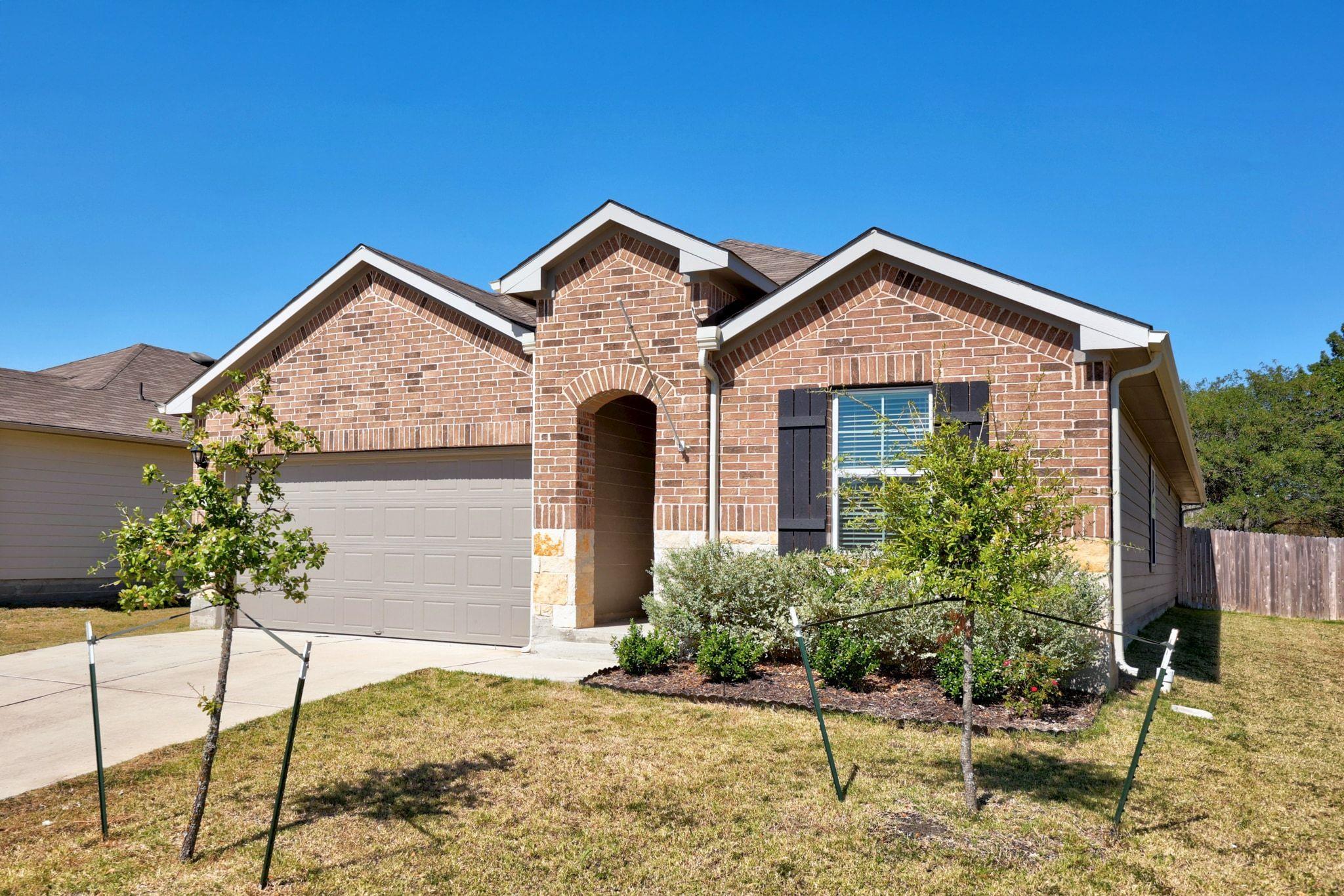1331 Camden Ln, Lockhart, TX 78644