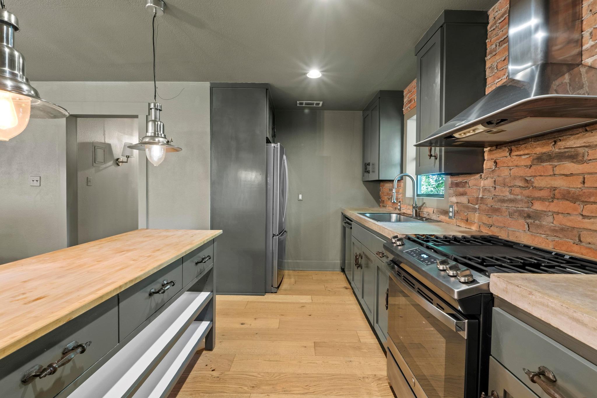 118 Havana St, Austin, TX 78704