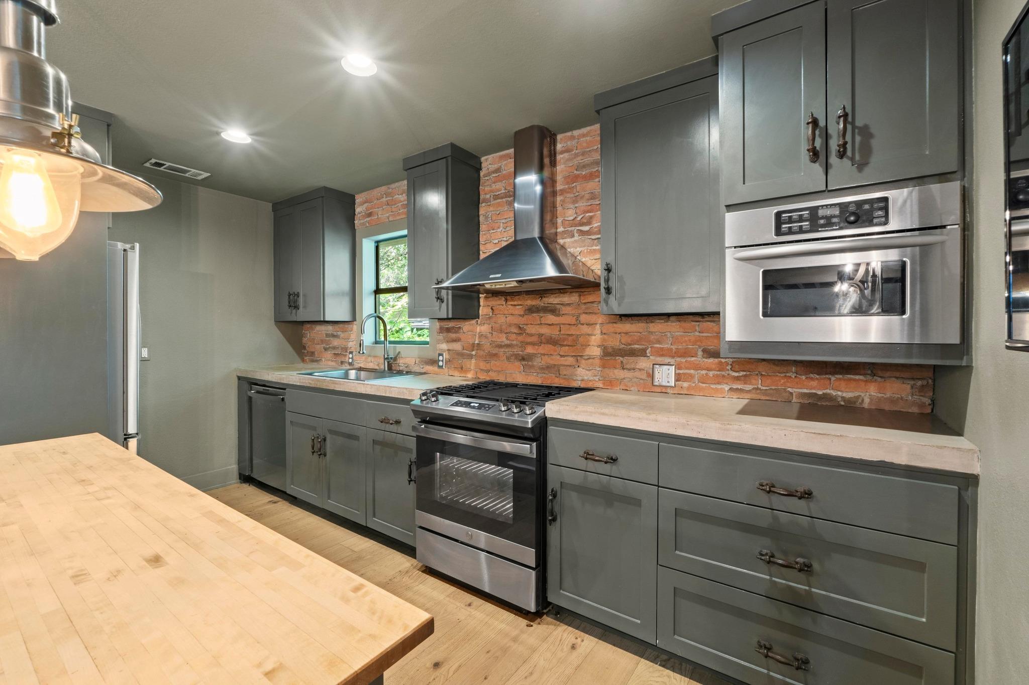 118 Havana St, Austin, TX 78704