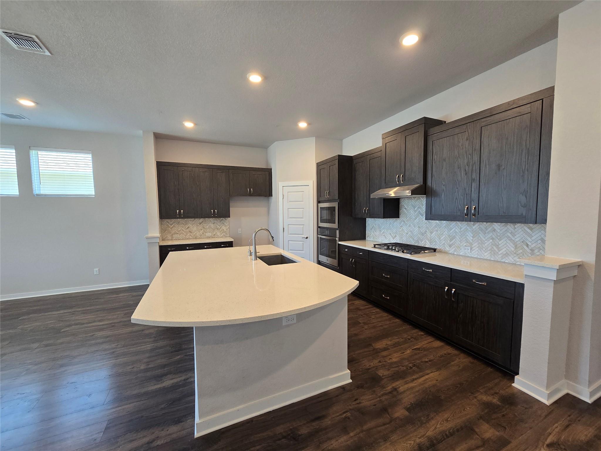 125 High Plains Dr, Georgetown, TX 78628