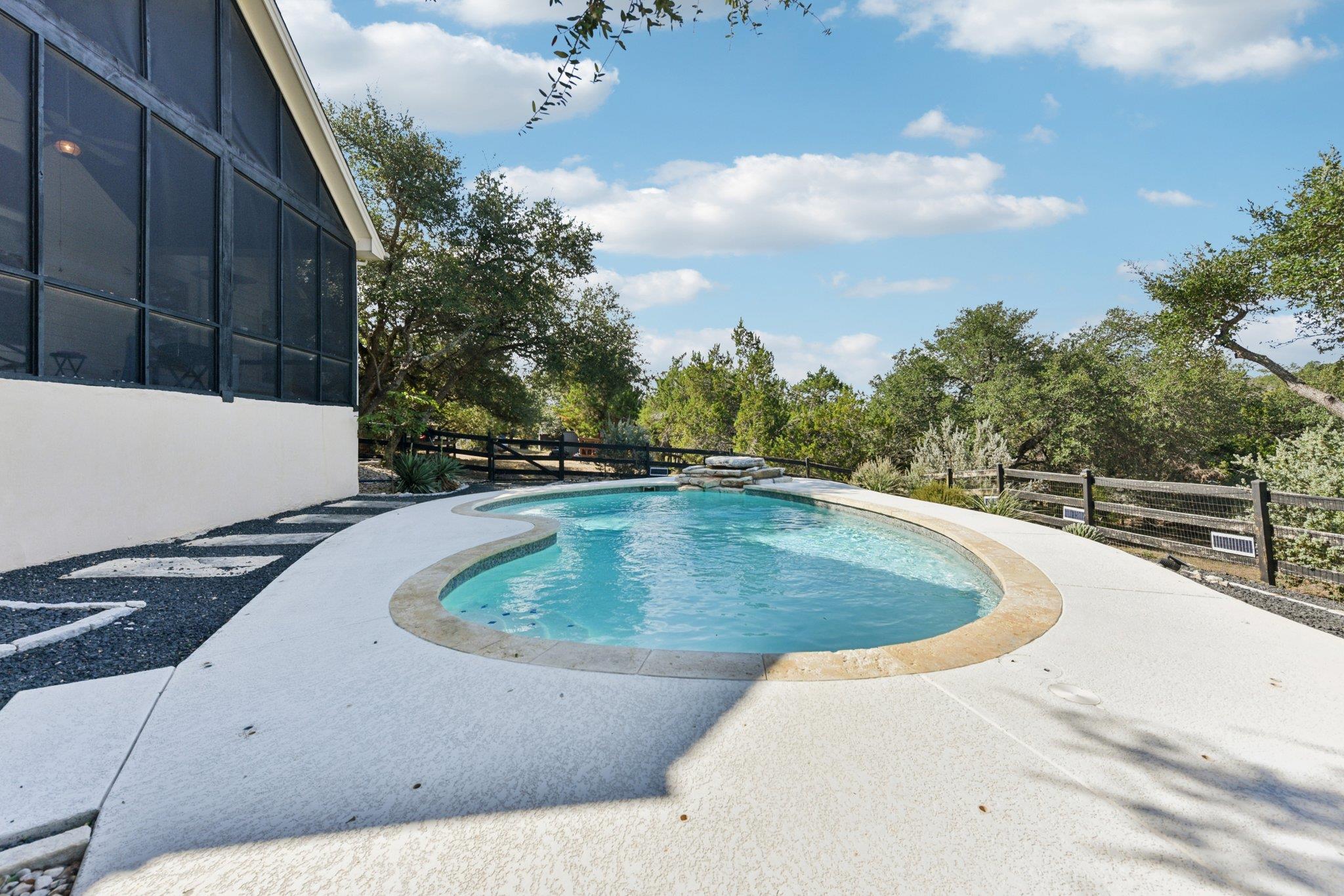 302 High Plains Dr, Dripping Springs, TX 78620