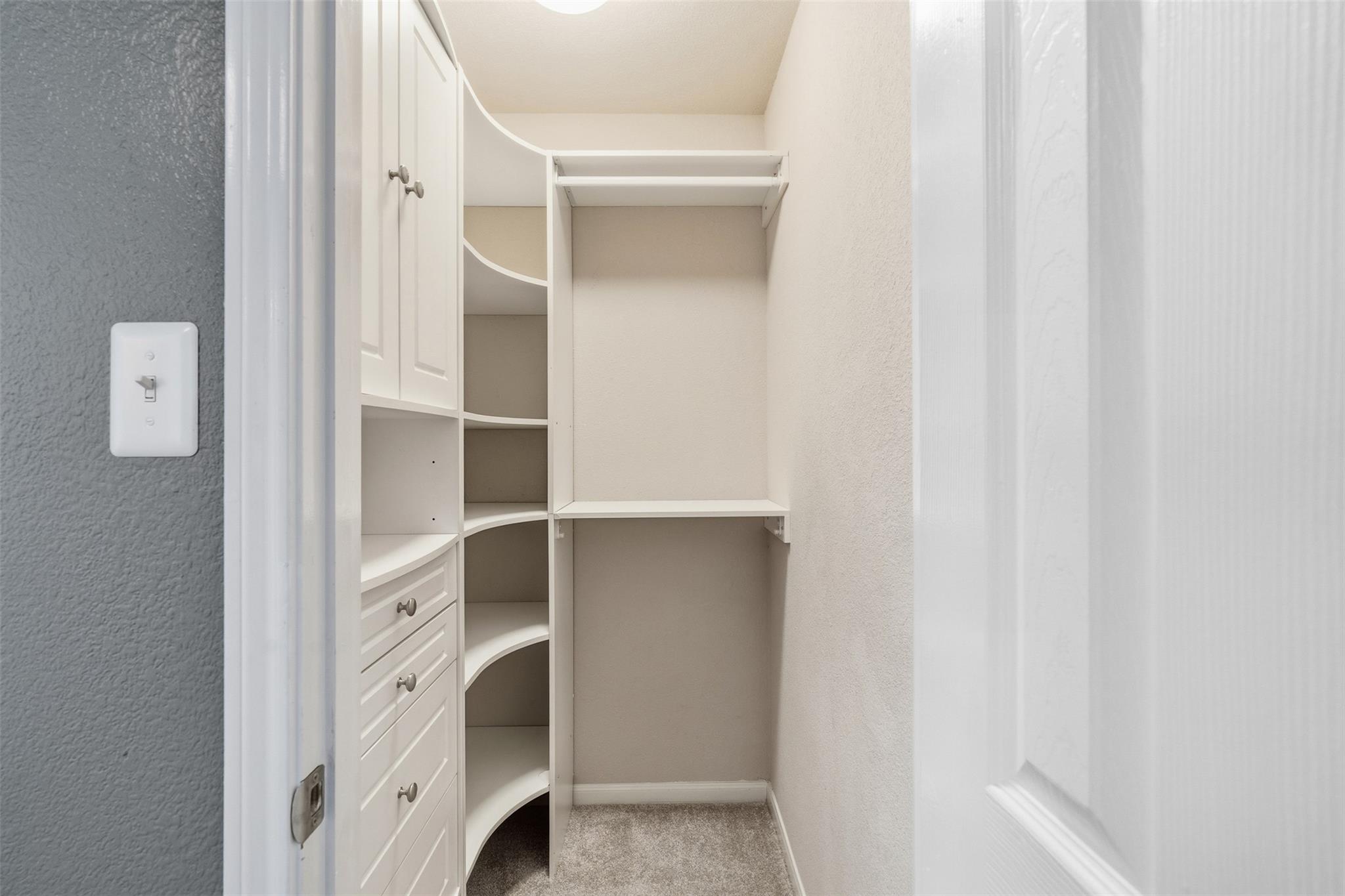 309 Golden Eagle Ln, Leander, TX 78641