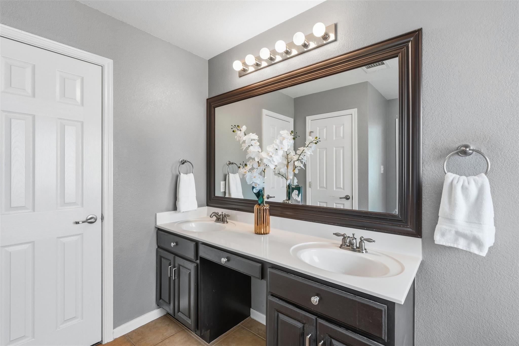 309 Golden Eagle Ln, Leander, TX 78641