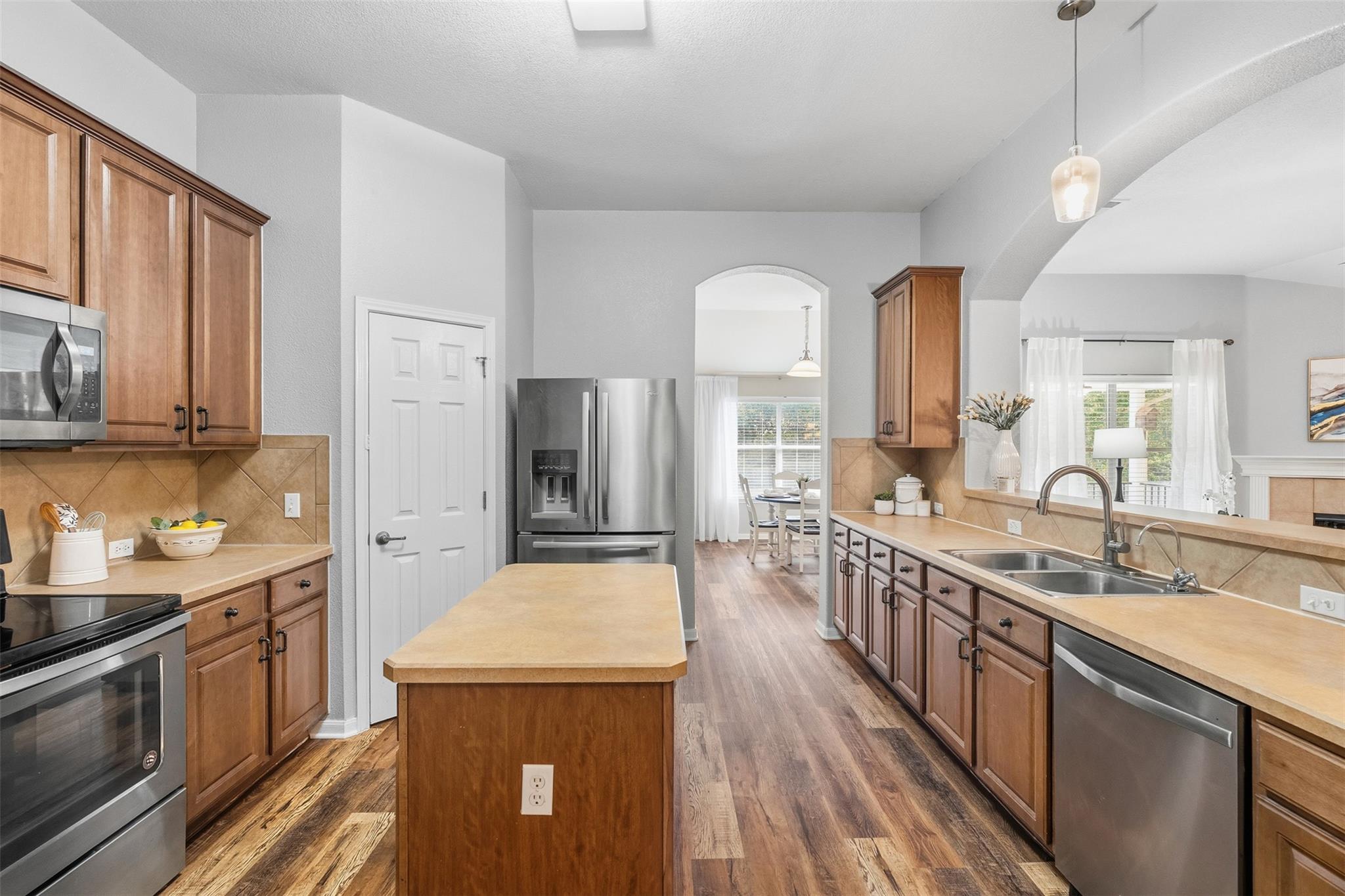 309 Golden Eagle Ln, Leander, TX 78641