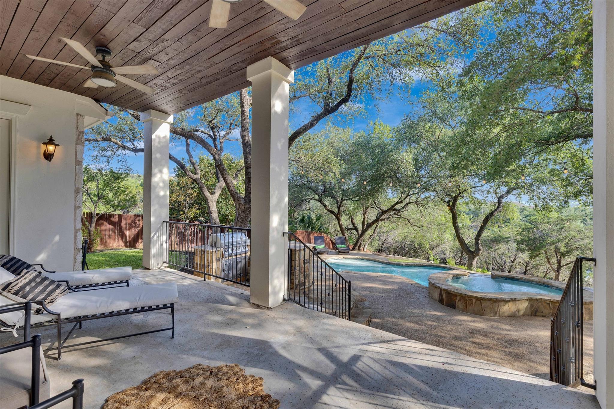 13601 Montview Dr, Austin, TX 78732