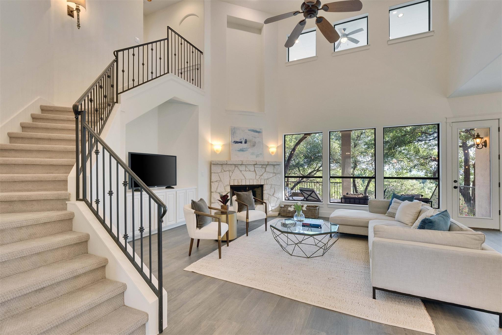 13601 Montview Dr, Austin, TX 78732