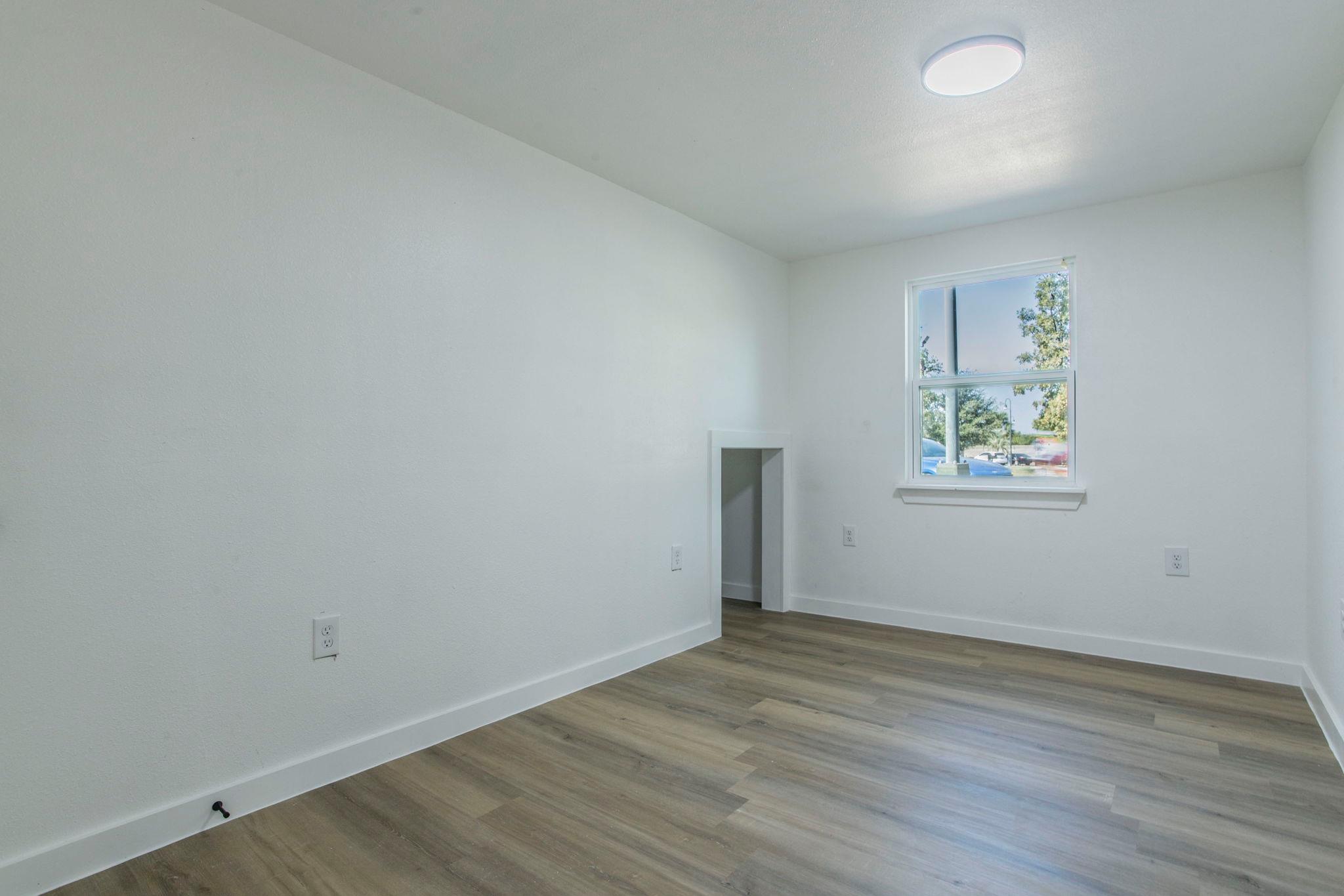 2215 N Elmendorf St # C, San Antonio, TX 78201