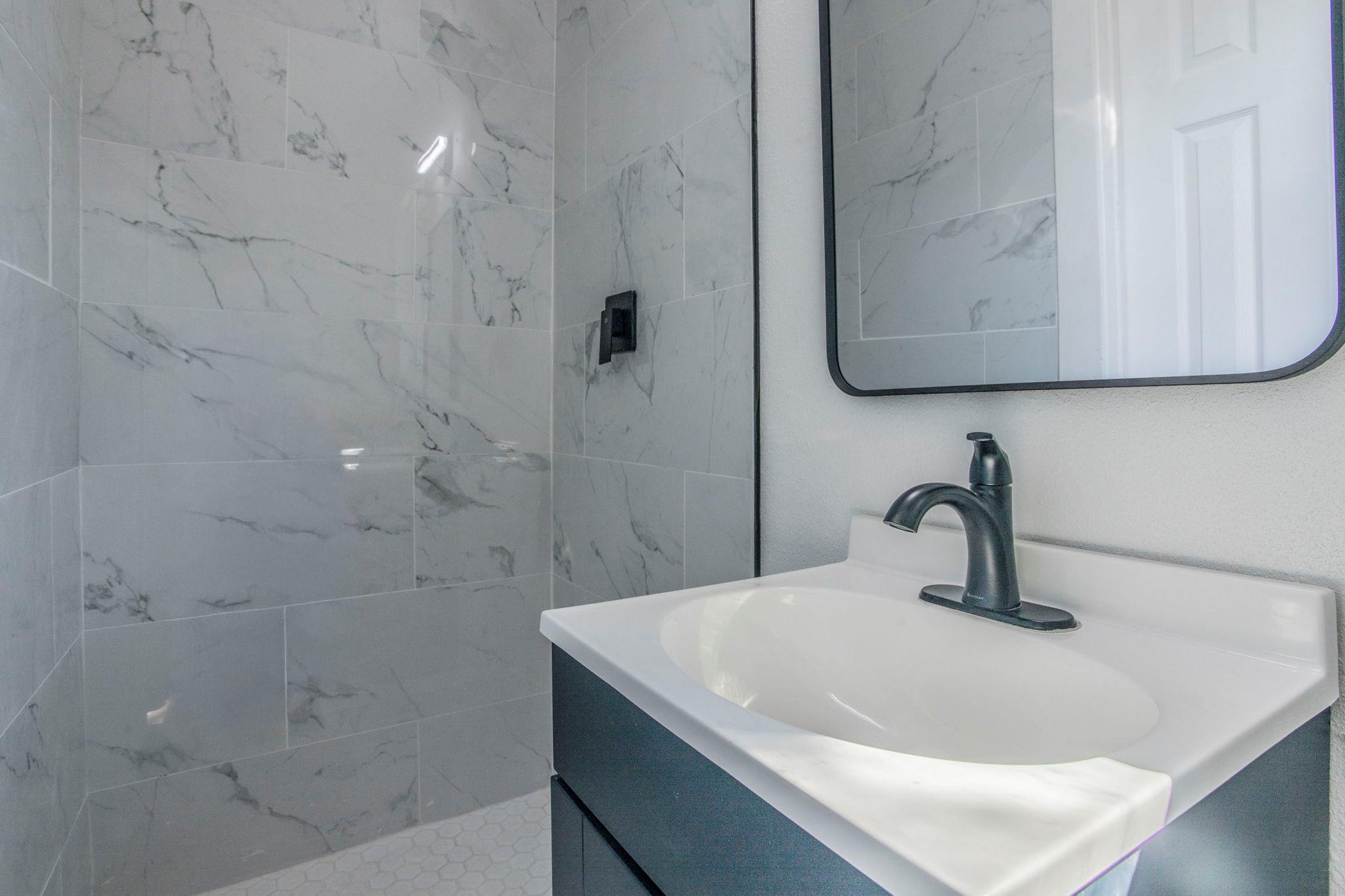 2215 N Elmendorf St # C, San Antonio, TX 78201