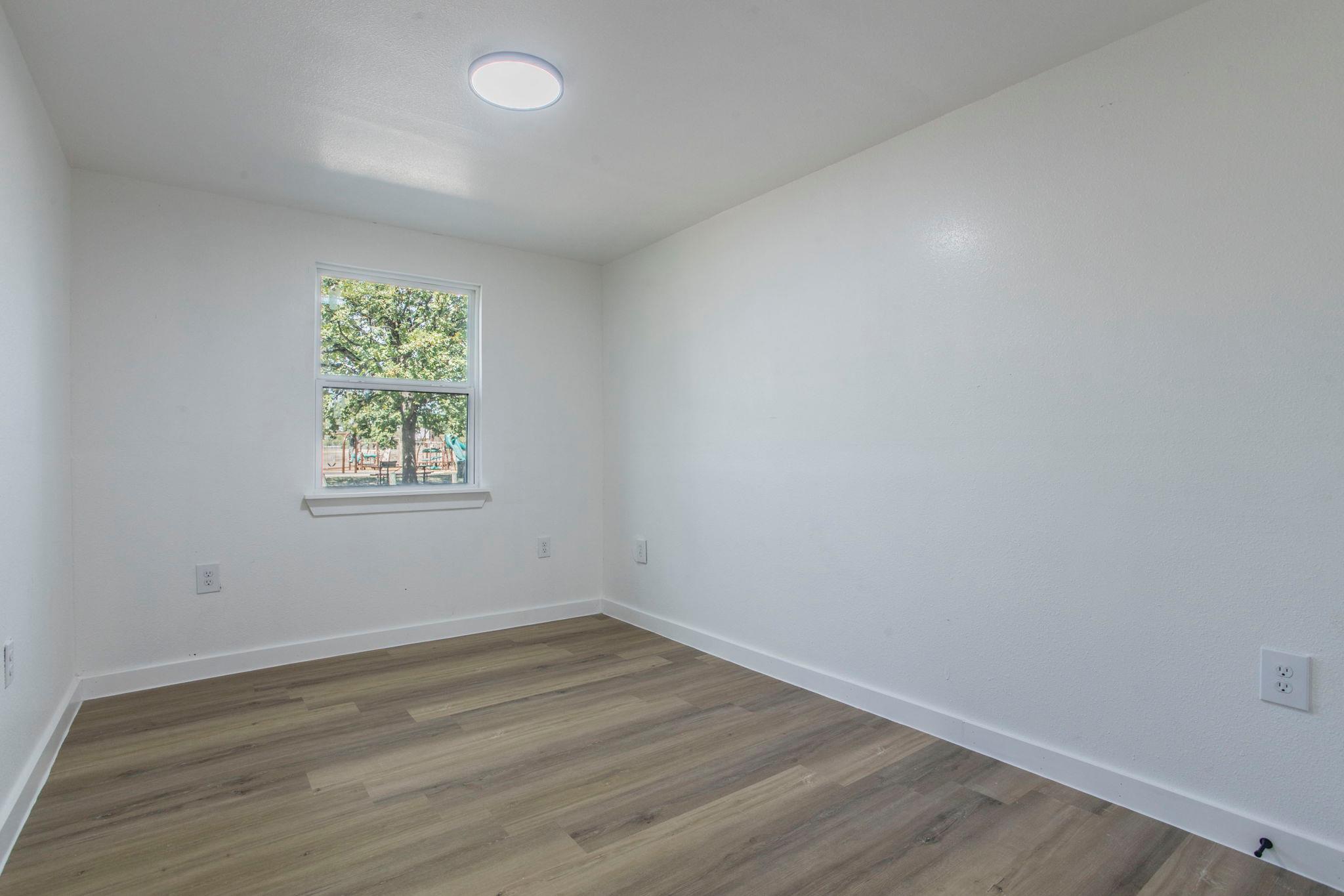 2215 N Elmendorf St # C, San Antonio, TX 78201