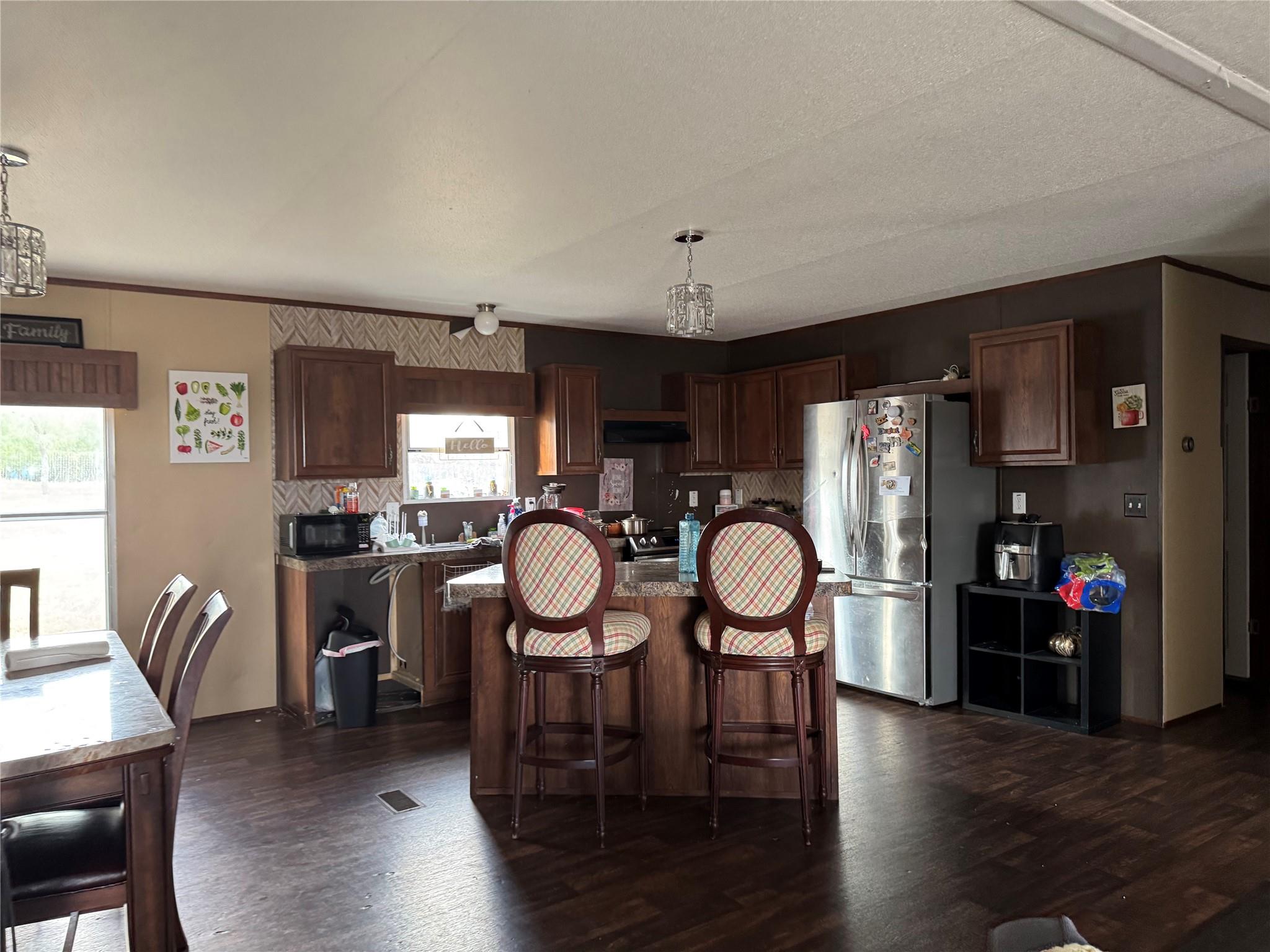 490 Rosewood Dr, Dale, TX 78616