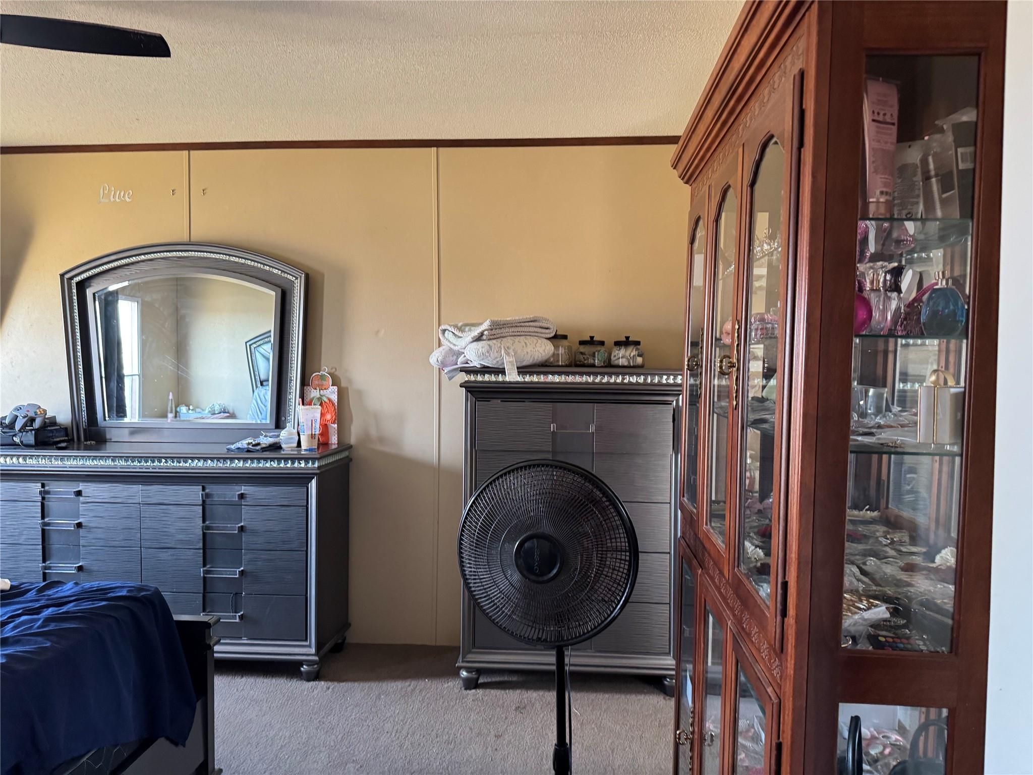 490 Rosewood Dr, Dale, TX 78616