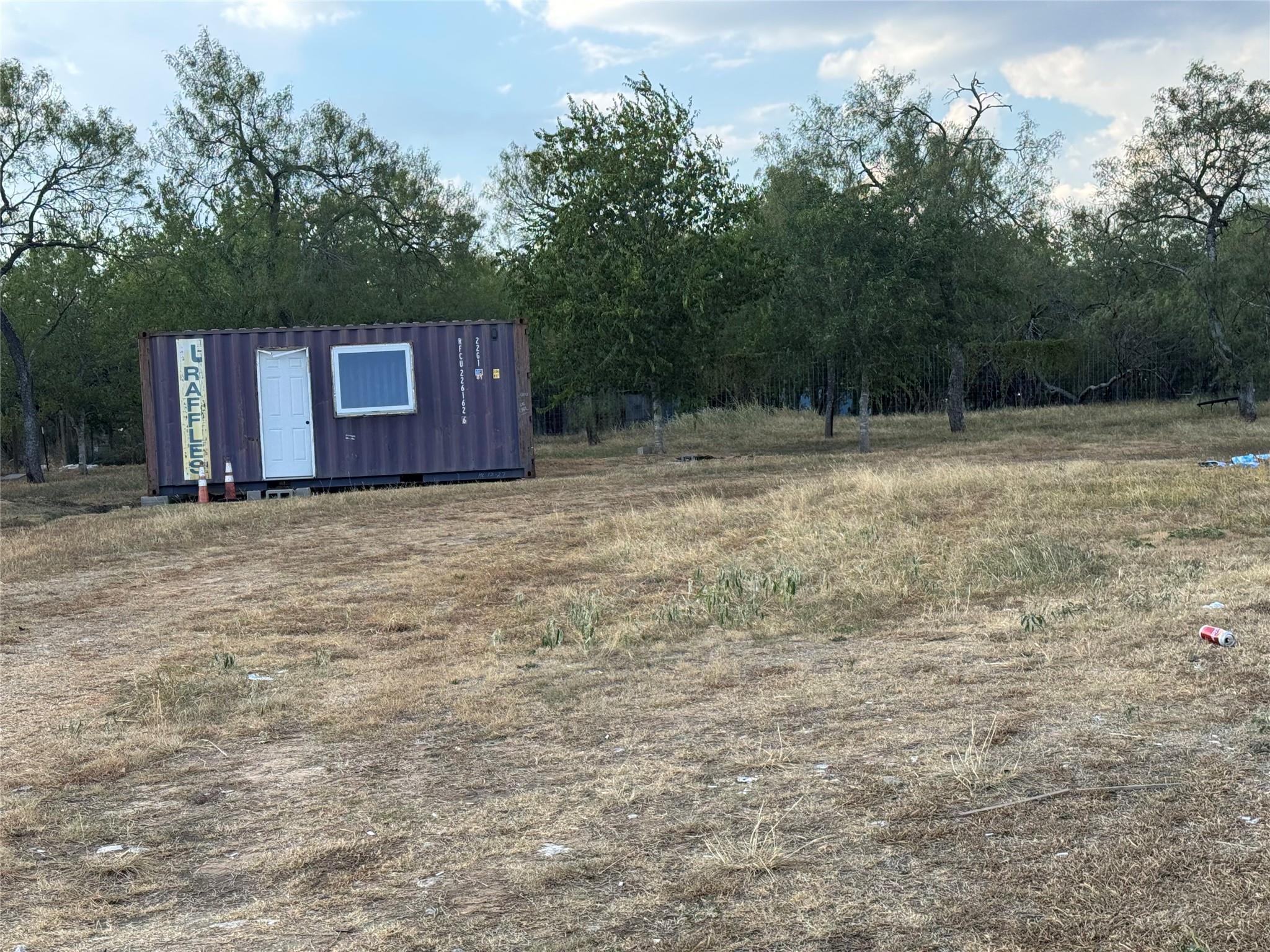 490 Rosewood Dr, Dale, TX 78616