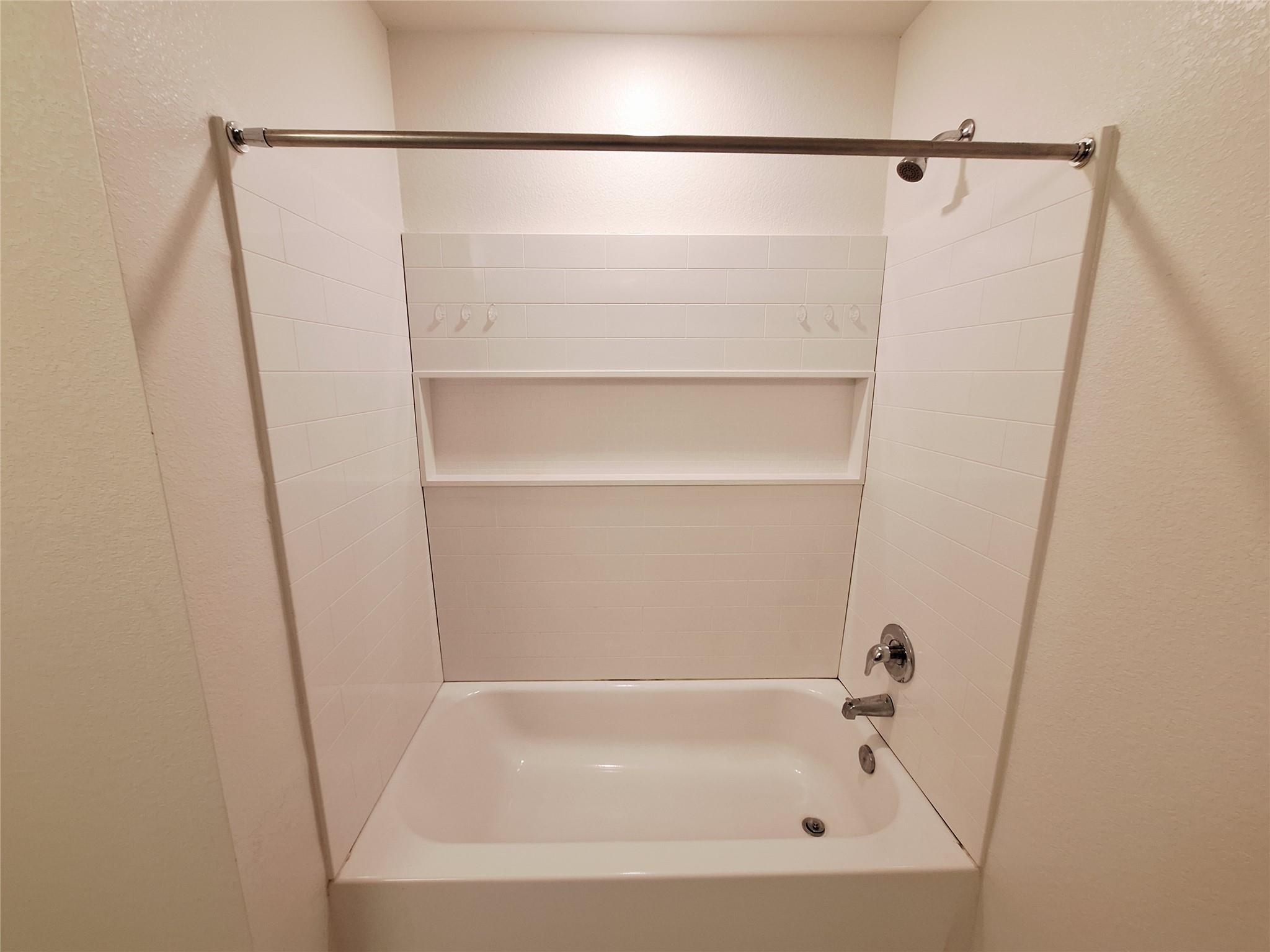 6413 Wagon Spring St, Del Valle, TX 78617