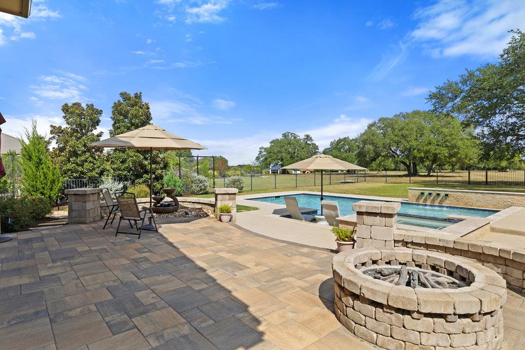 112 Charmstone Ln, Georgetown, TX 78628