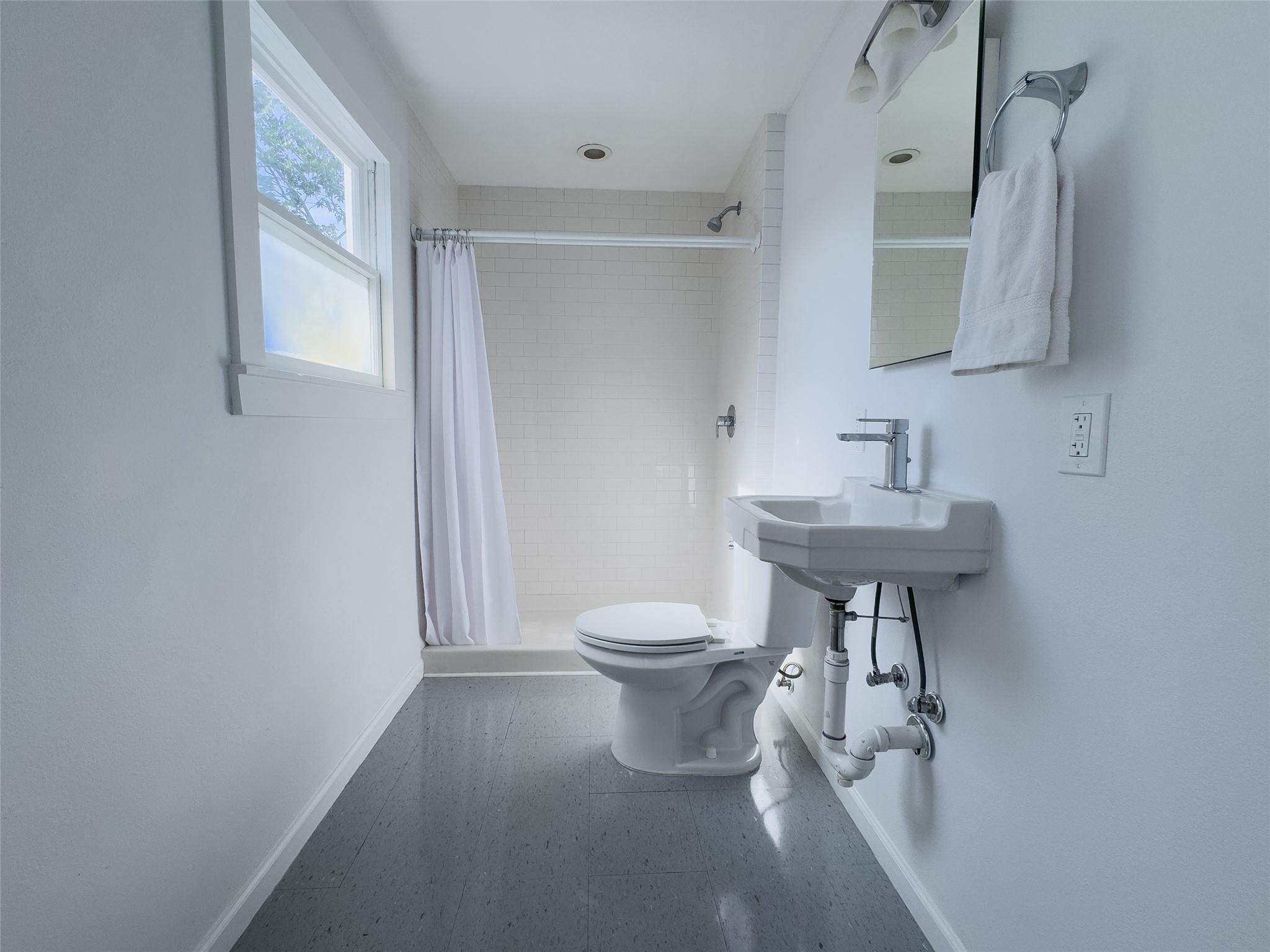 1148 Gunter St, Austin, TX 78721