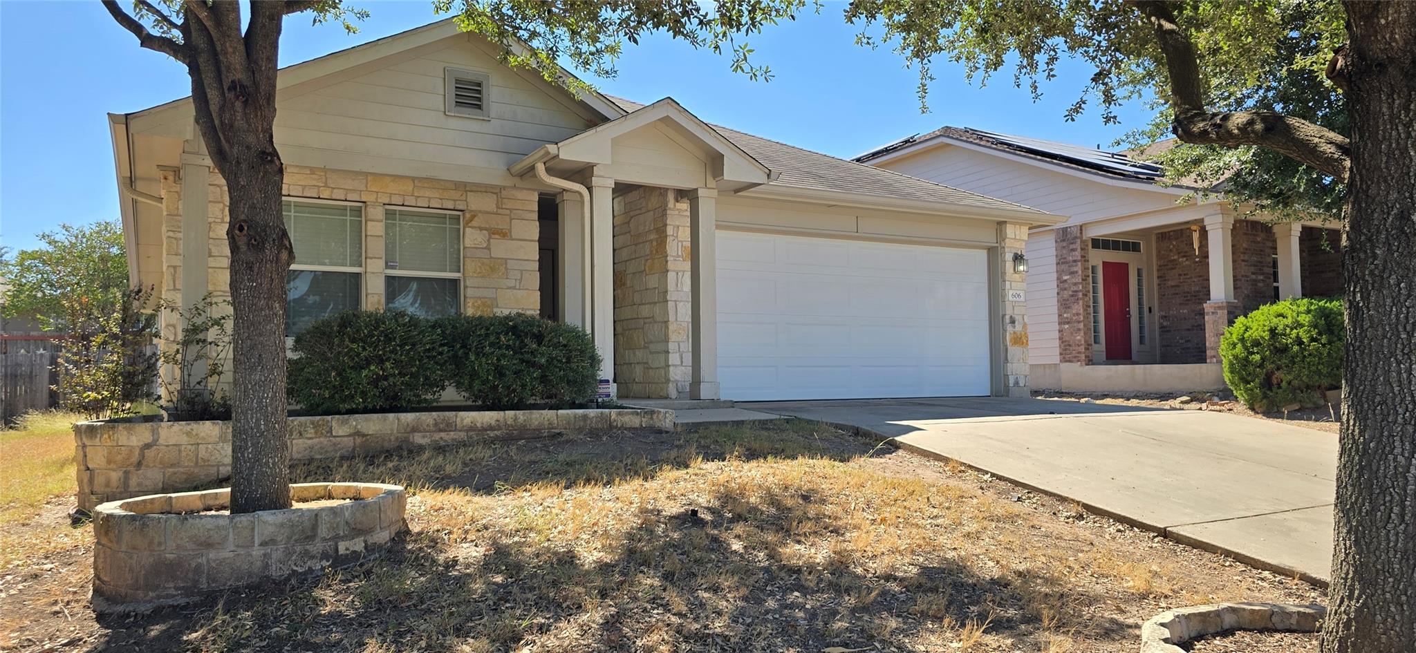 606 Lakemont Dr, Hutto, TX 78634