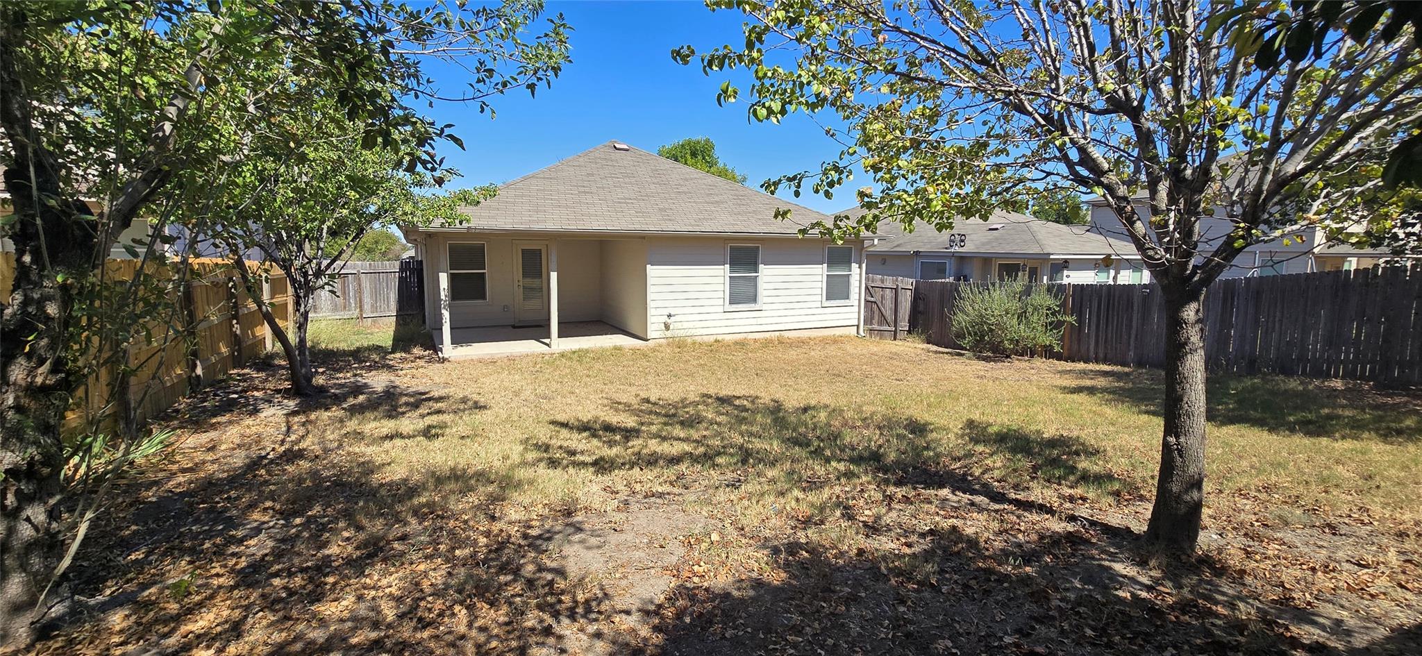 606 Lakemont Dr, Hutto, TX 78634