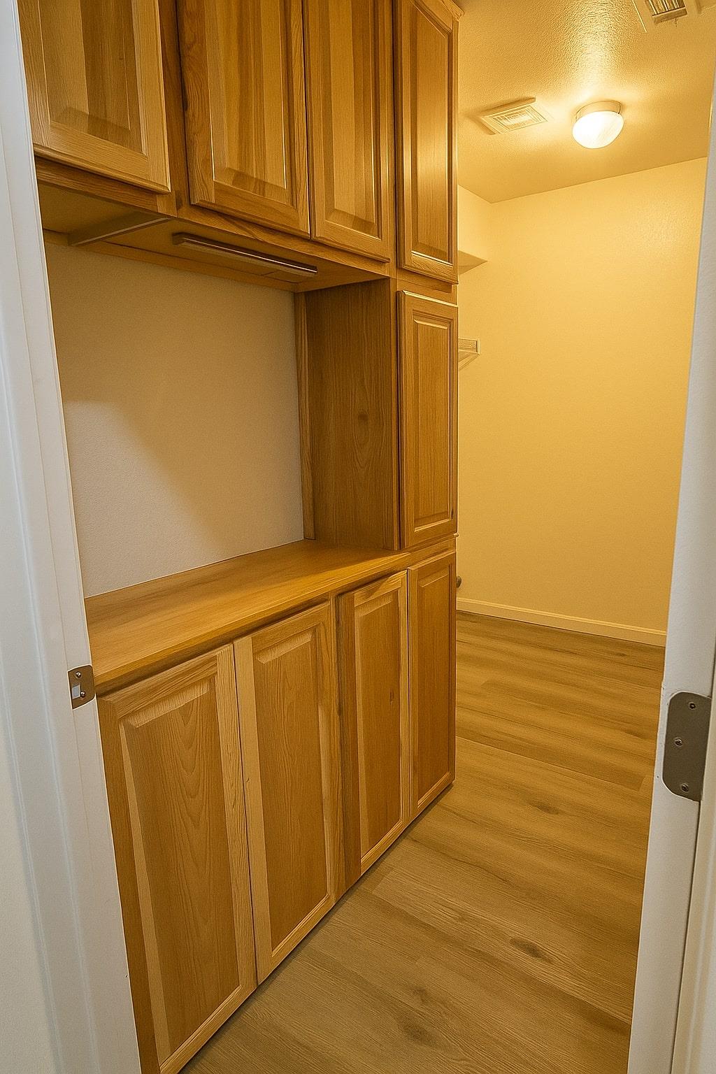 606 Lakemont Dr, Hutto, TX 78634