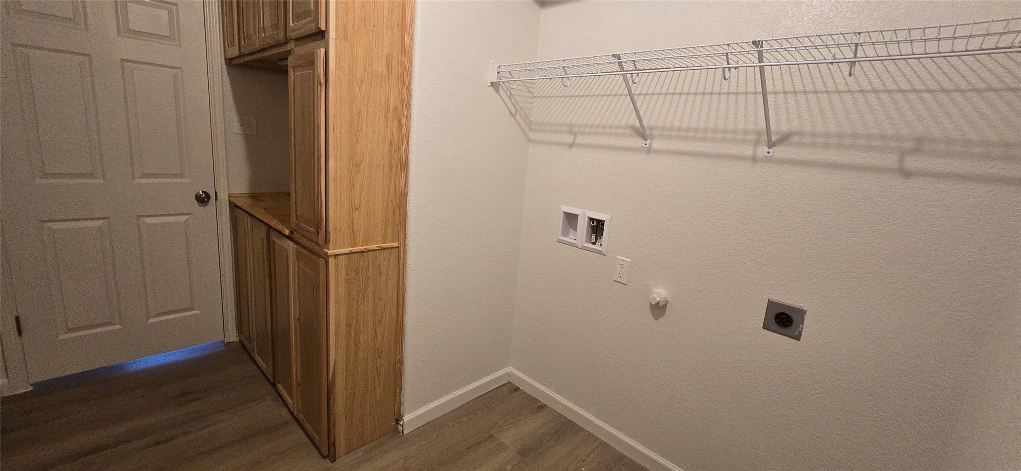 606 Lakemont Dr, Hutto, TX 78634