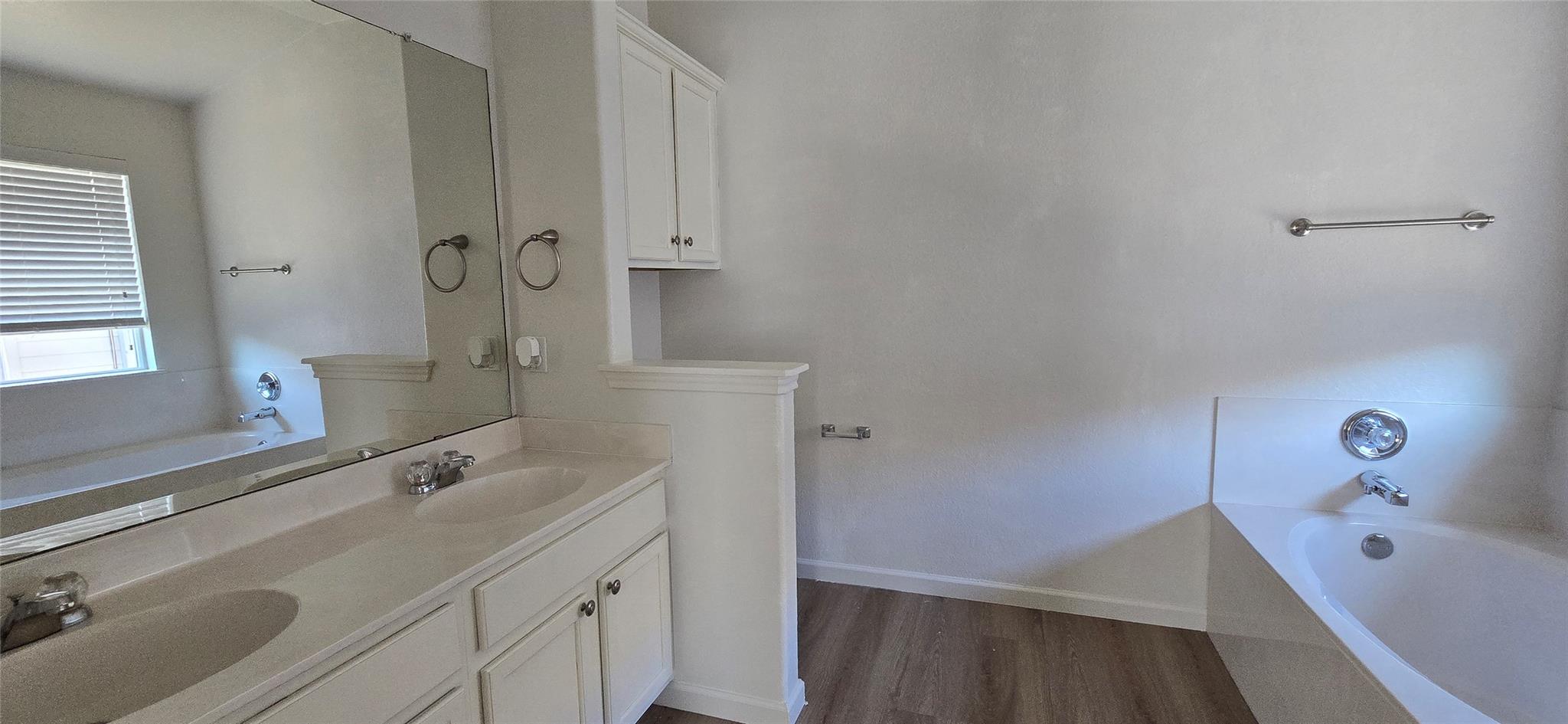 606 Lakemont Dr, Hutto, TX 78634