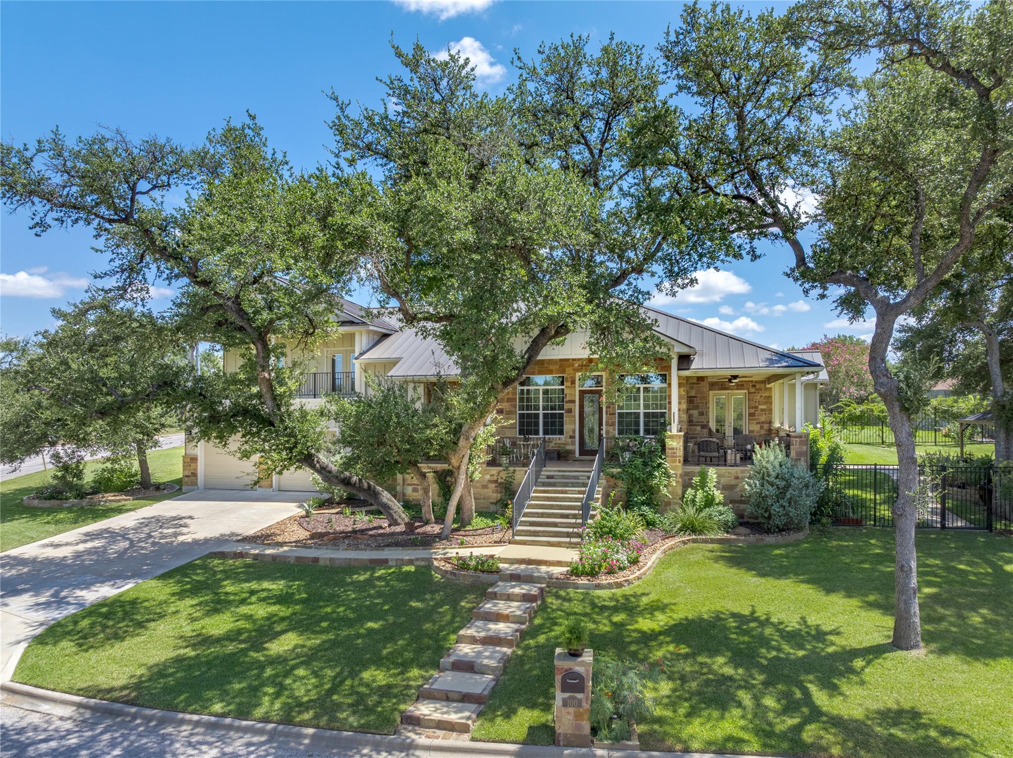 100 Kathleen Ave, La Grange, TX 78945