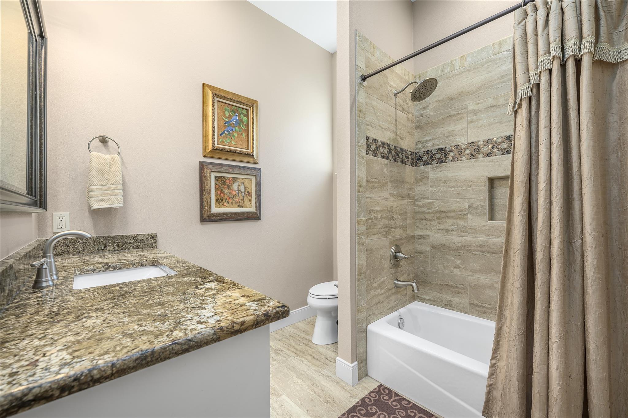 100 Kathleen Ave, La Grange, TX 78945