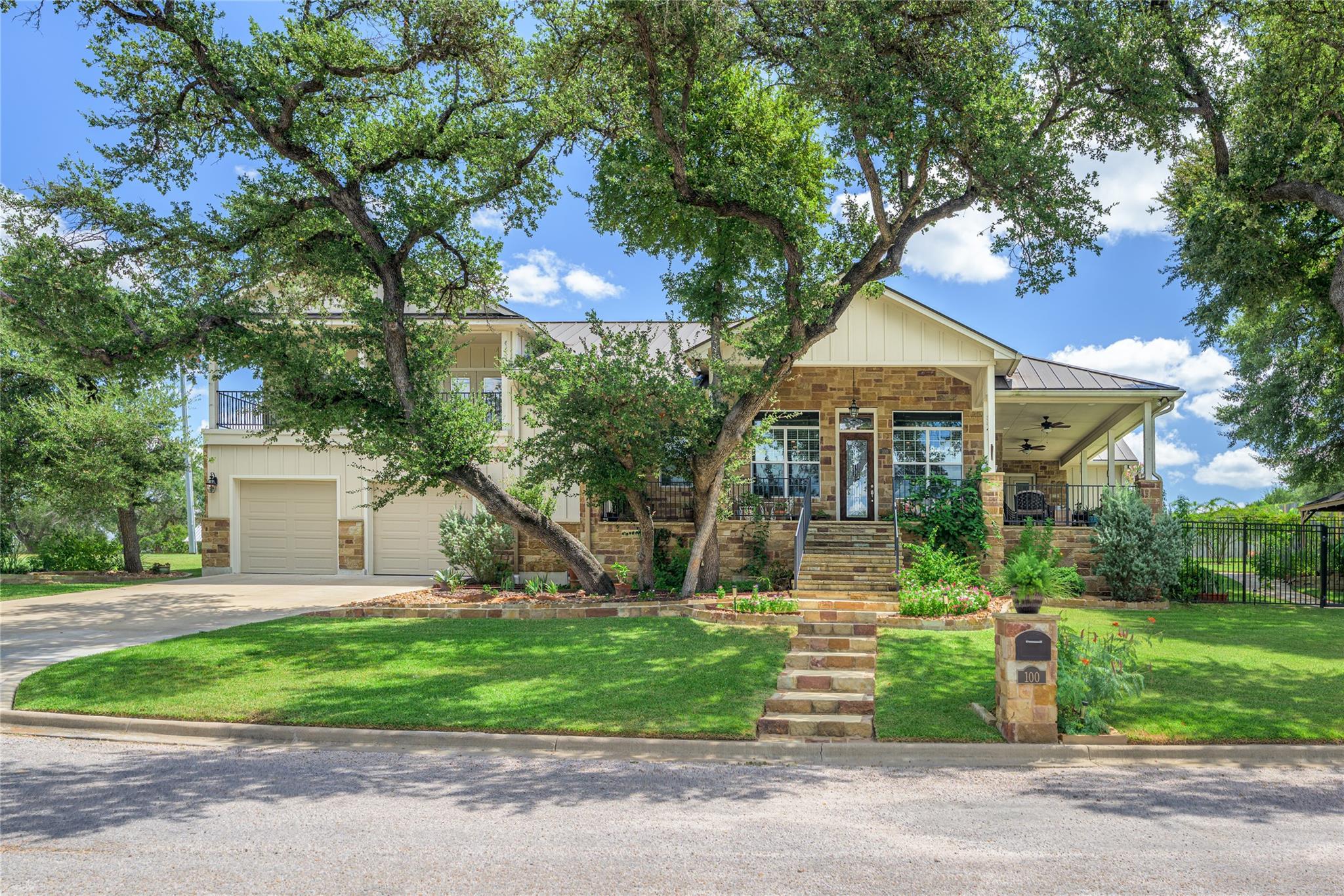 100 Kathleen Ave, La Grange, TX 78945