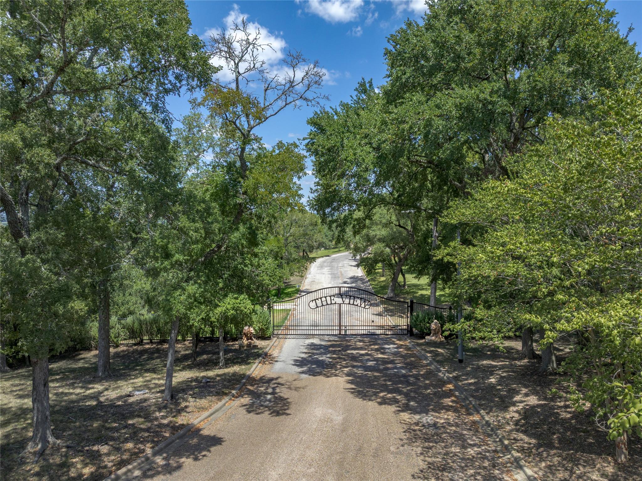 100 Kathleen Ave, La Grange, TX 78945