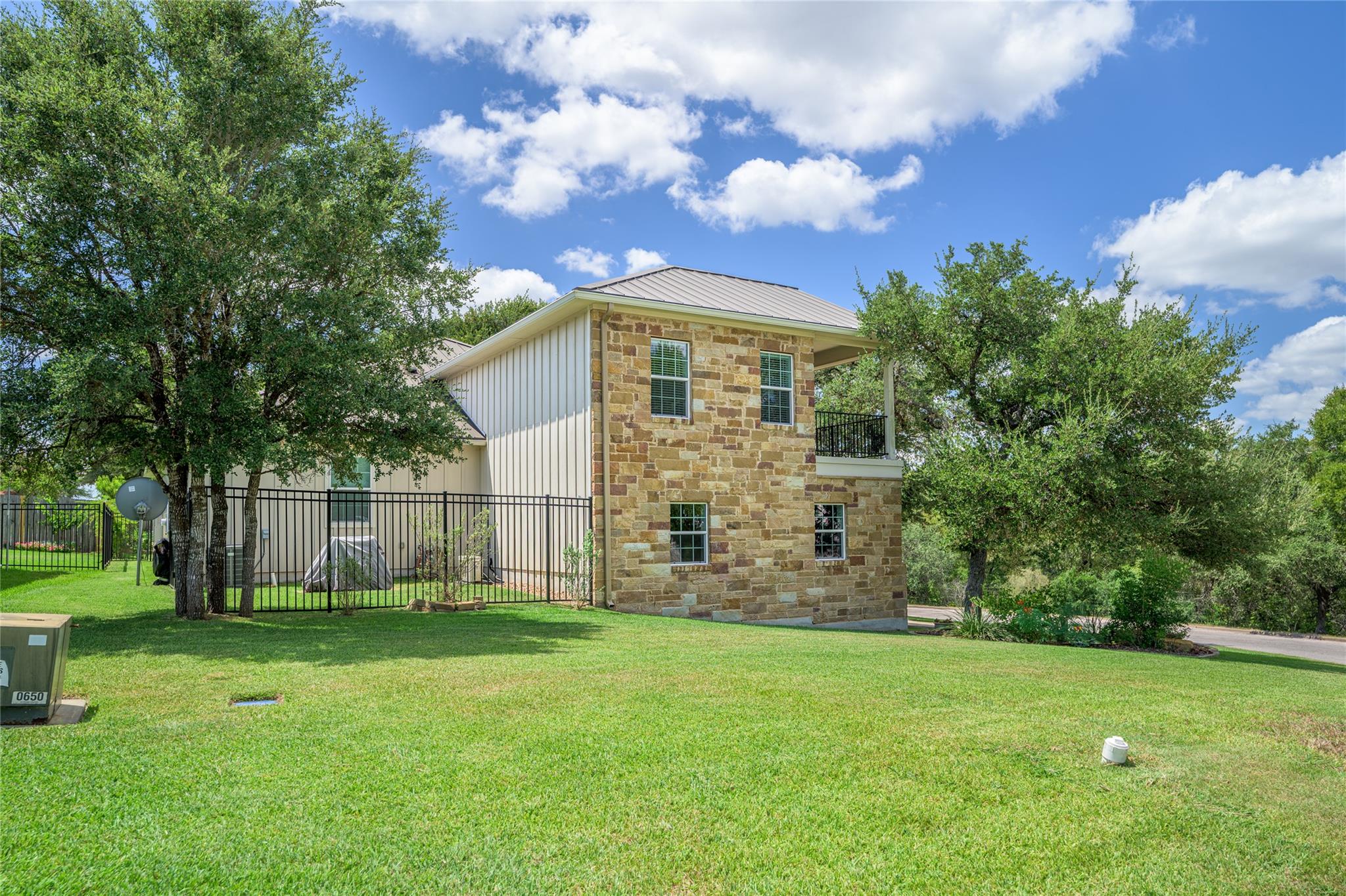 100 Kathleen Ave, La Grange, TX 78945