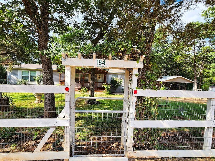 184 Arrowhead Dr, Smithville, TX 78957