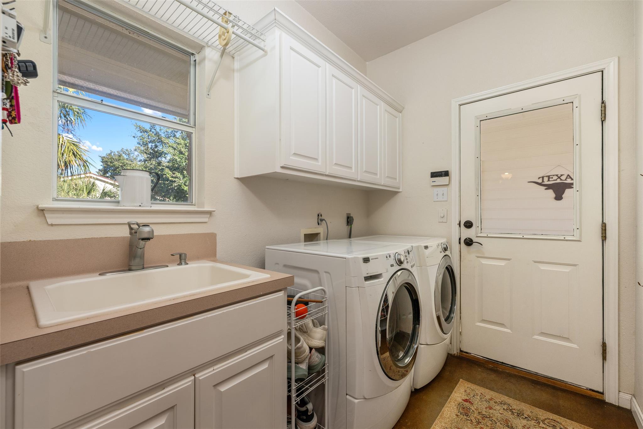 155 Gabriel Farms Dr, Hutto, TX 78634