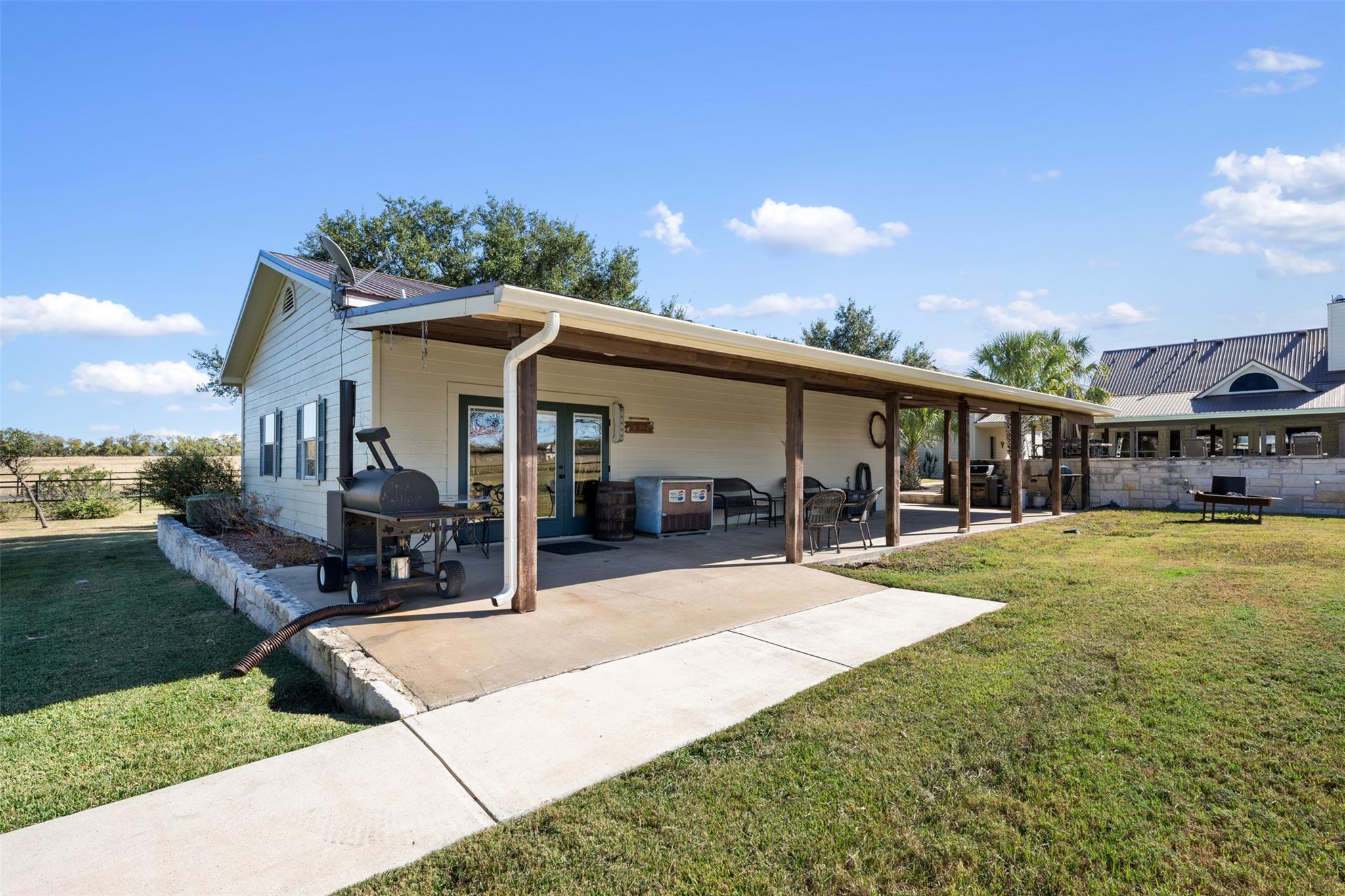 155 Gabriel Farms Dr, Hutto, TX 78634