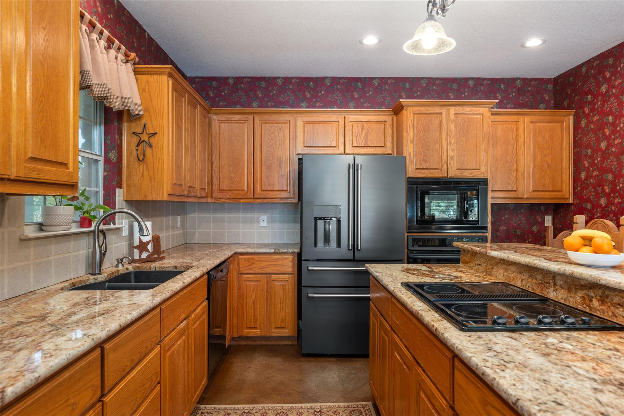 155 Gabriel Farms Dr, Hutto, TX 78634