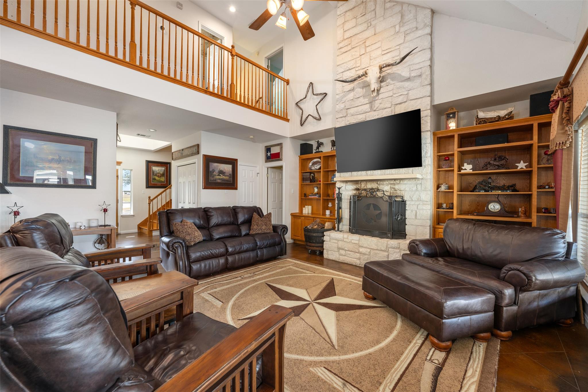 155 Gabriel Farms Dr, Hutto, TX 78634