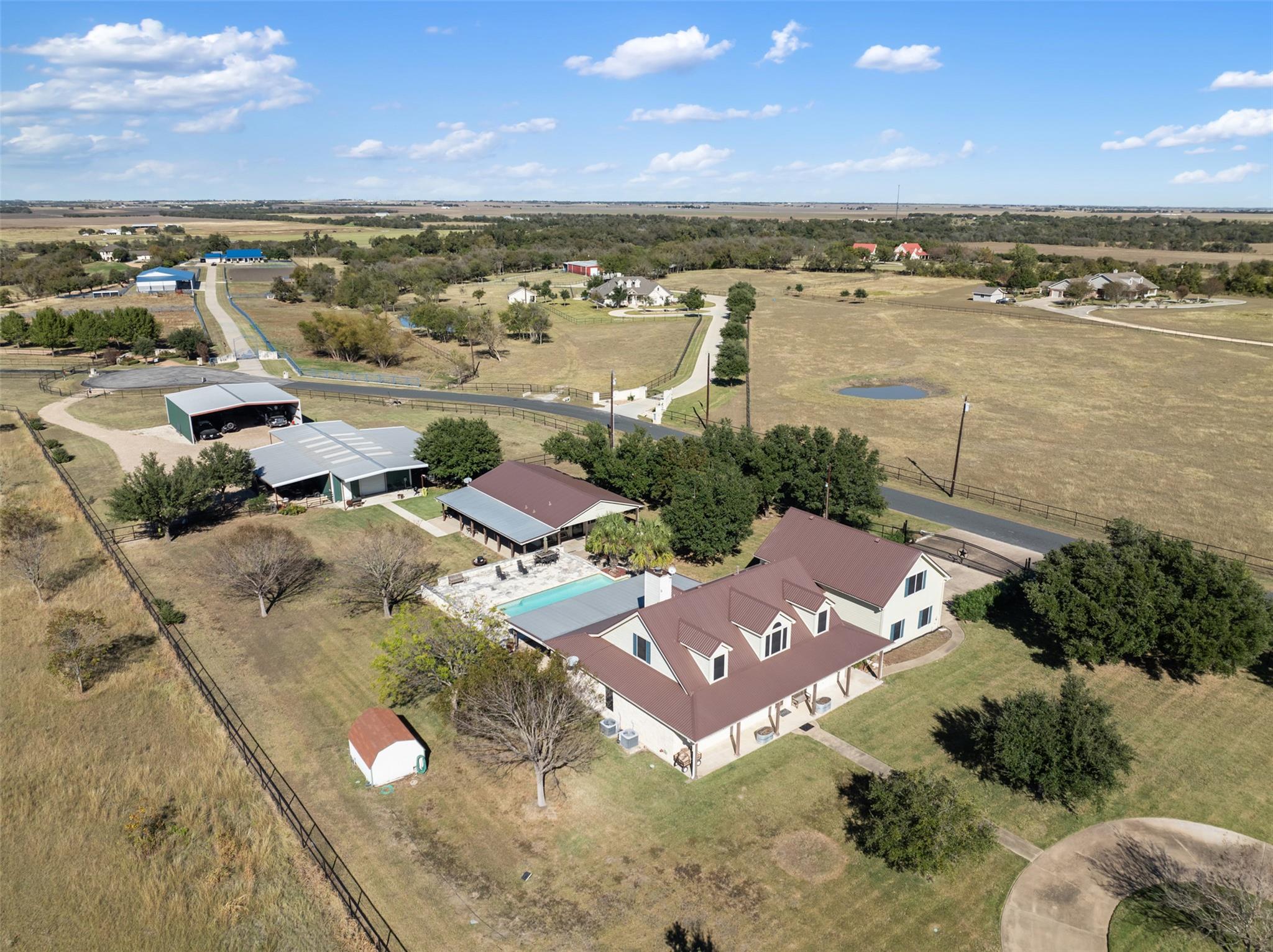 155 Gabriel Farms Dr, Hutto, TX 78634