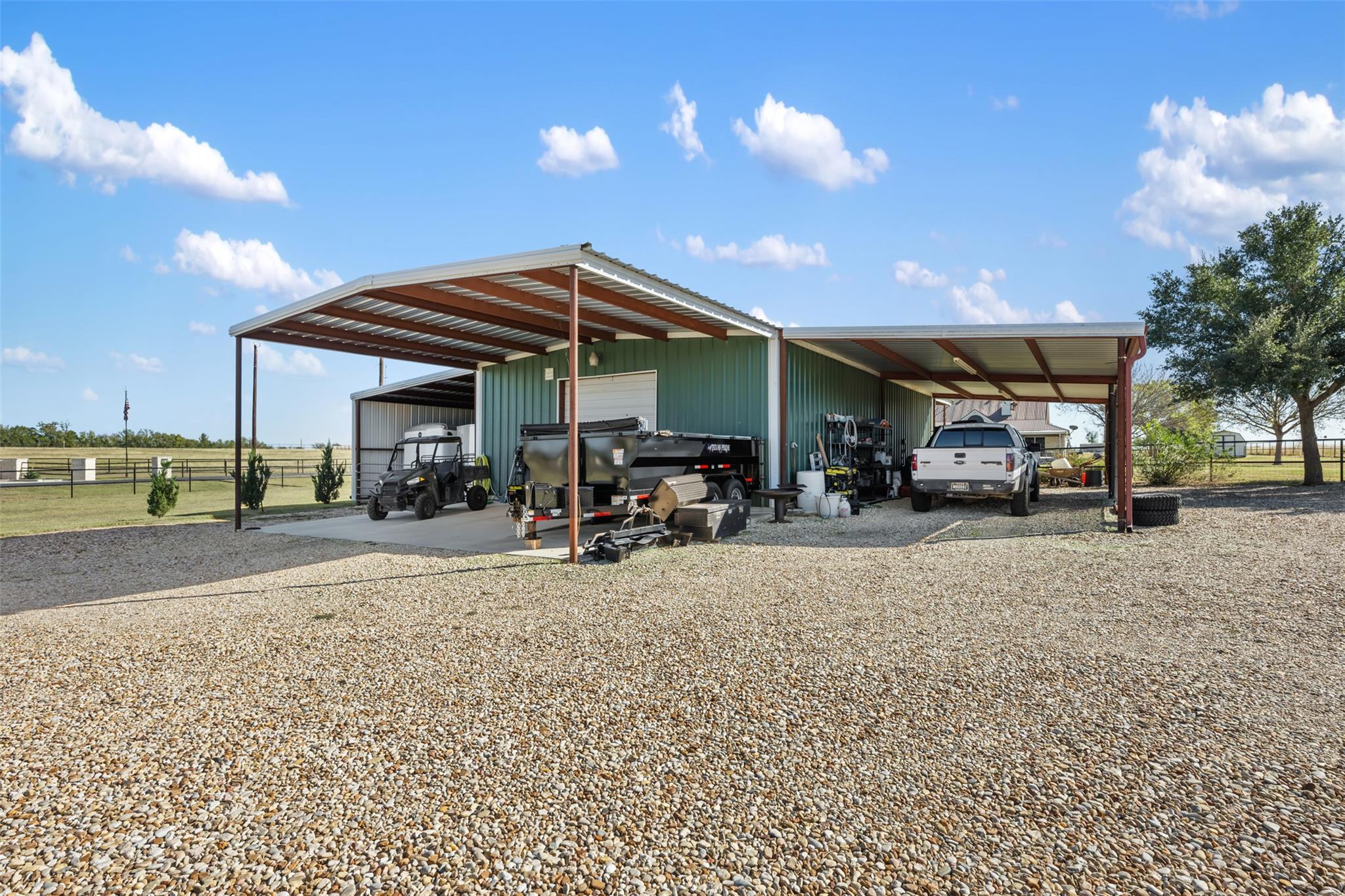 155 Gabriel Farms Dr, Hutto, TX 78634