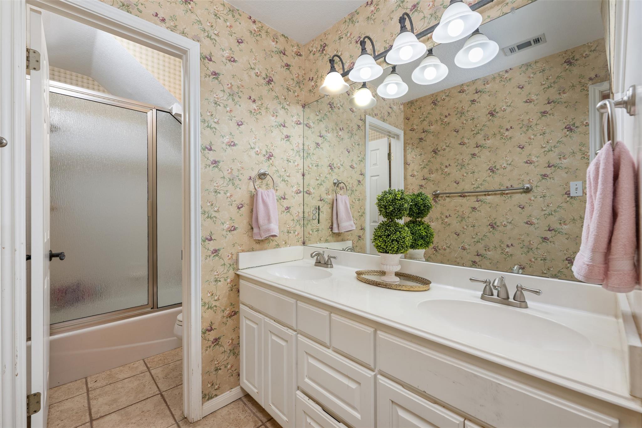 155 Gabriel Farms Dr, Hutto, TX 78634