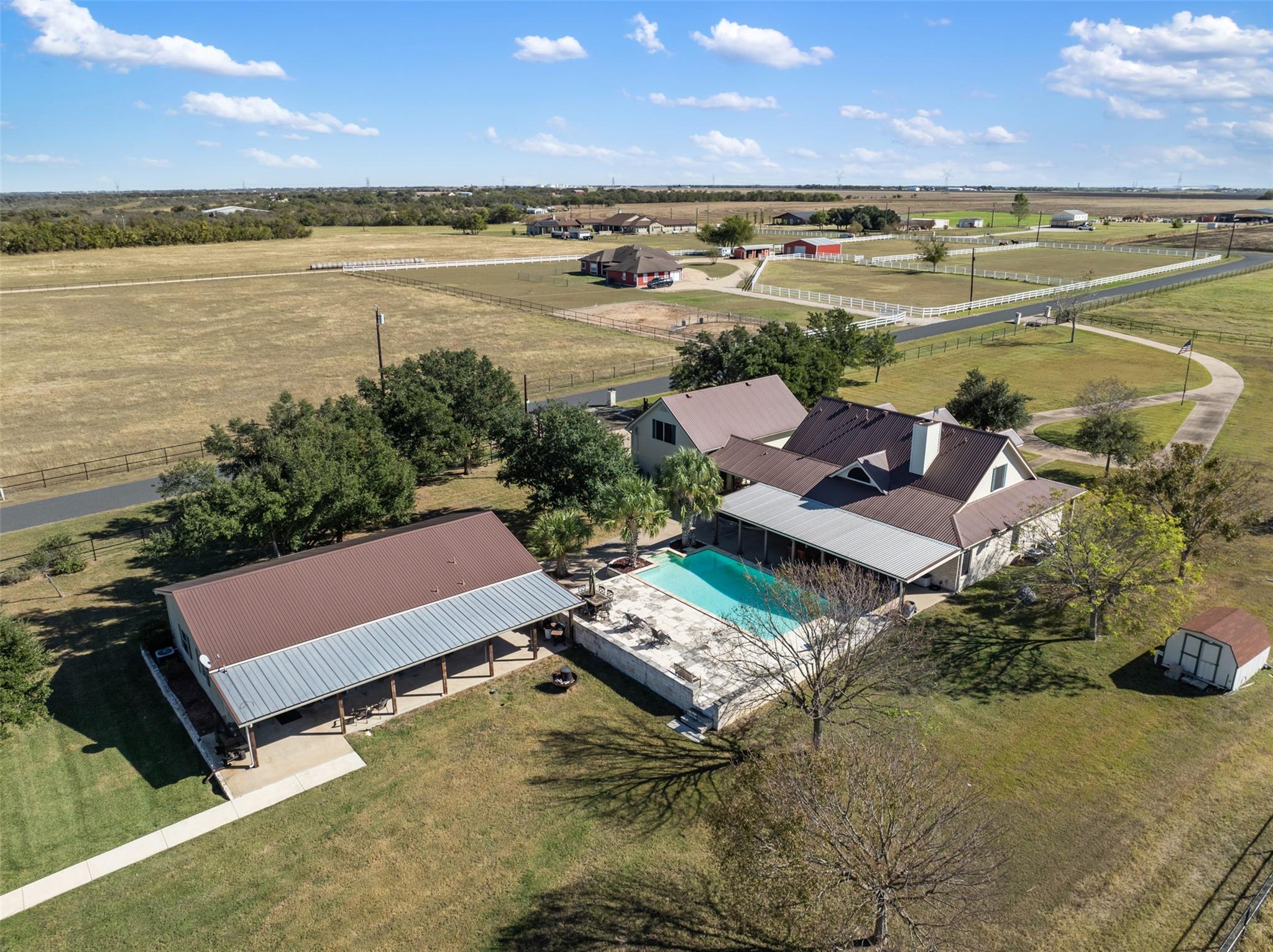 155 Gabriel Farms Dr, Hutto, TX 78634