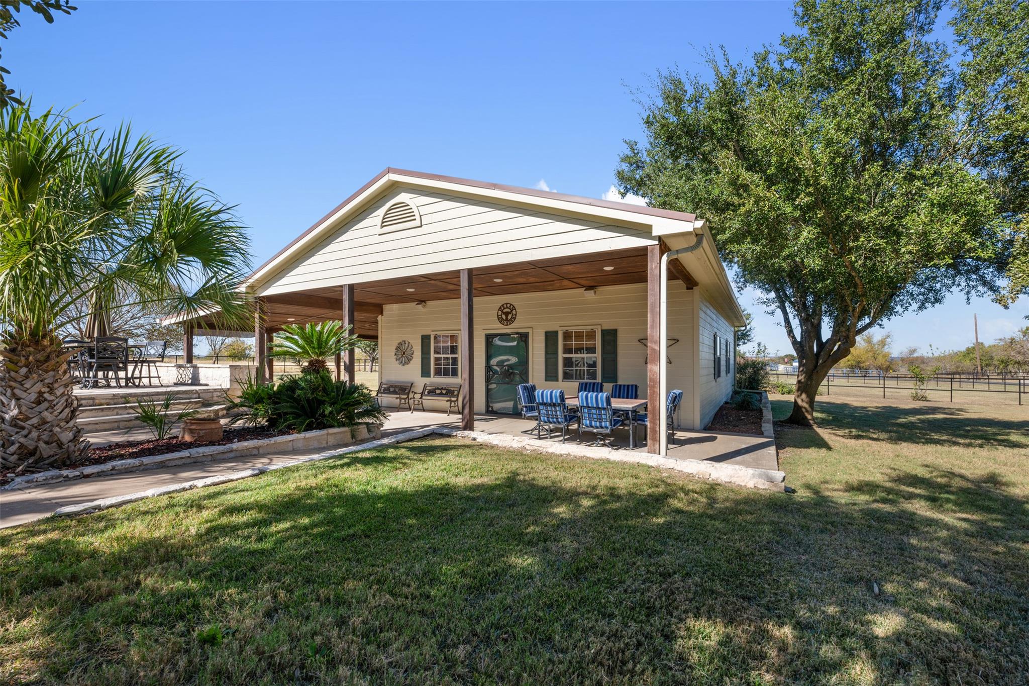 155 Gabriel Farms Dr, Hutto, TX 78634