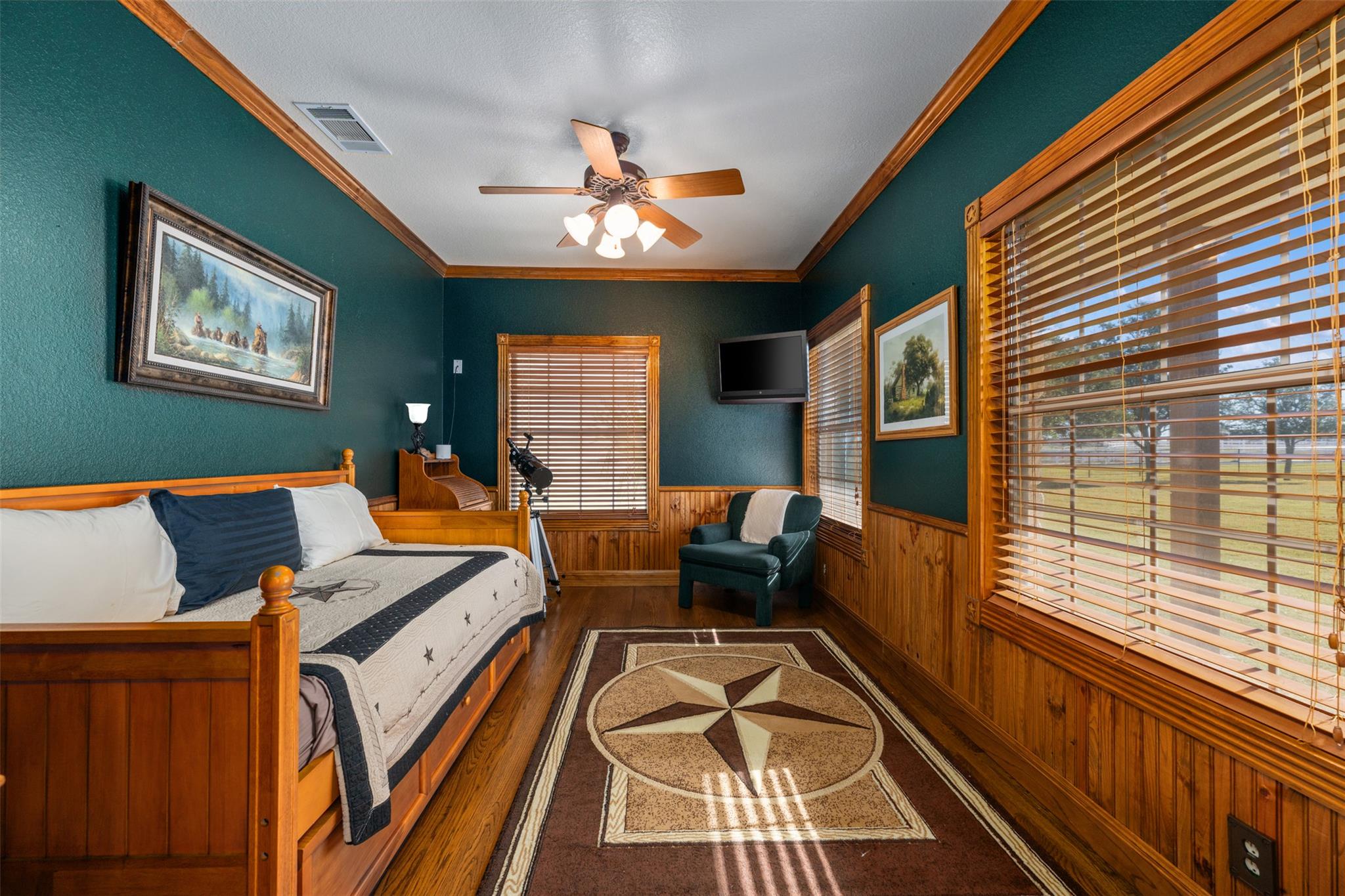 155 Gabriel Farms Dr, Hutto, TX 78634