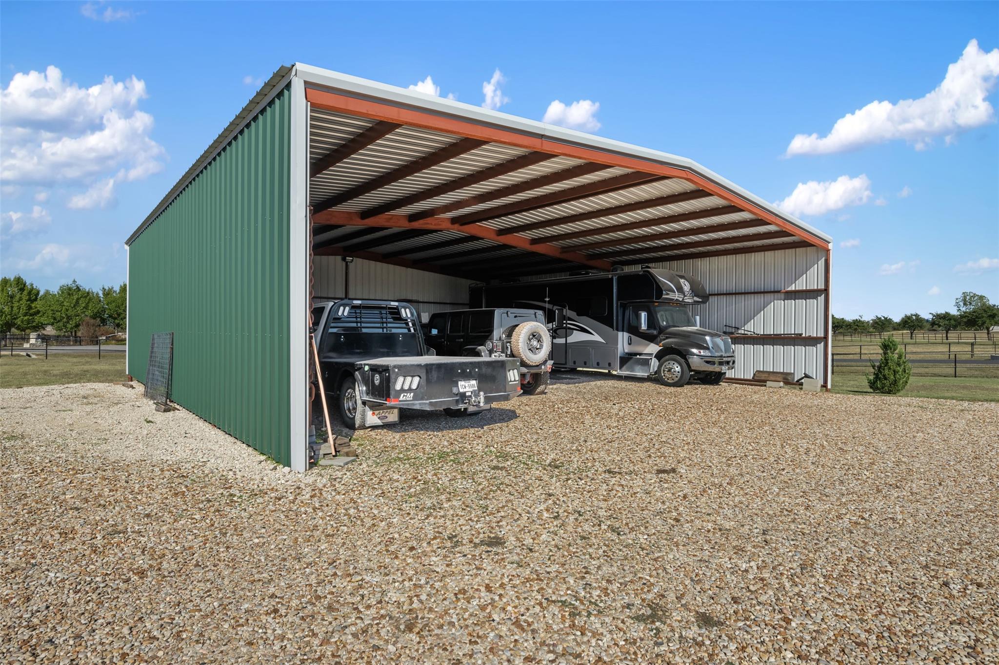 155 Gabriel Farms Dr, Hutto, TX 78634