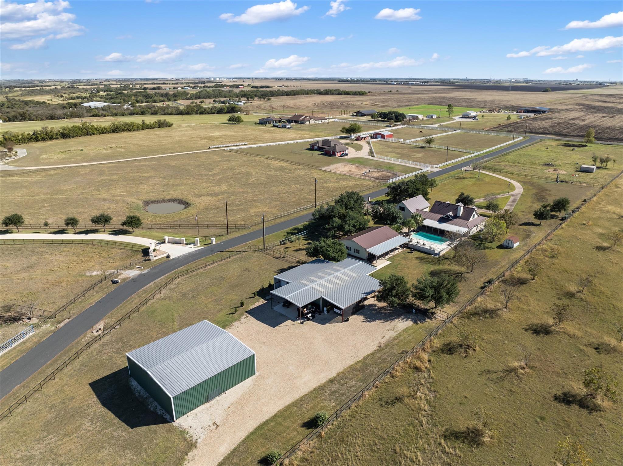 155 Gabriel Farms Dr, Hutto, TX 78634