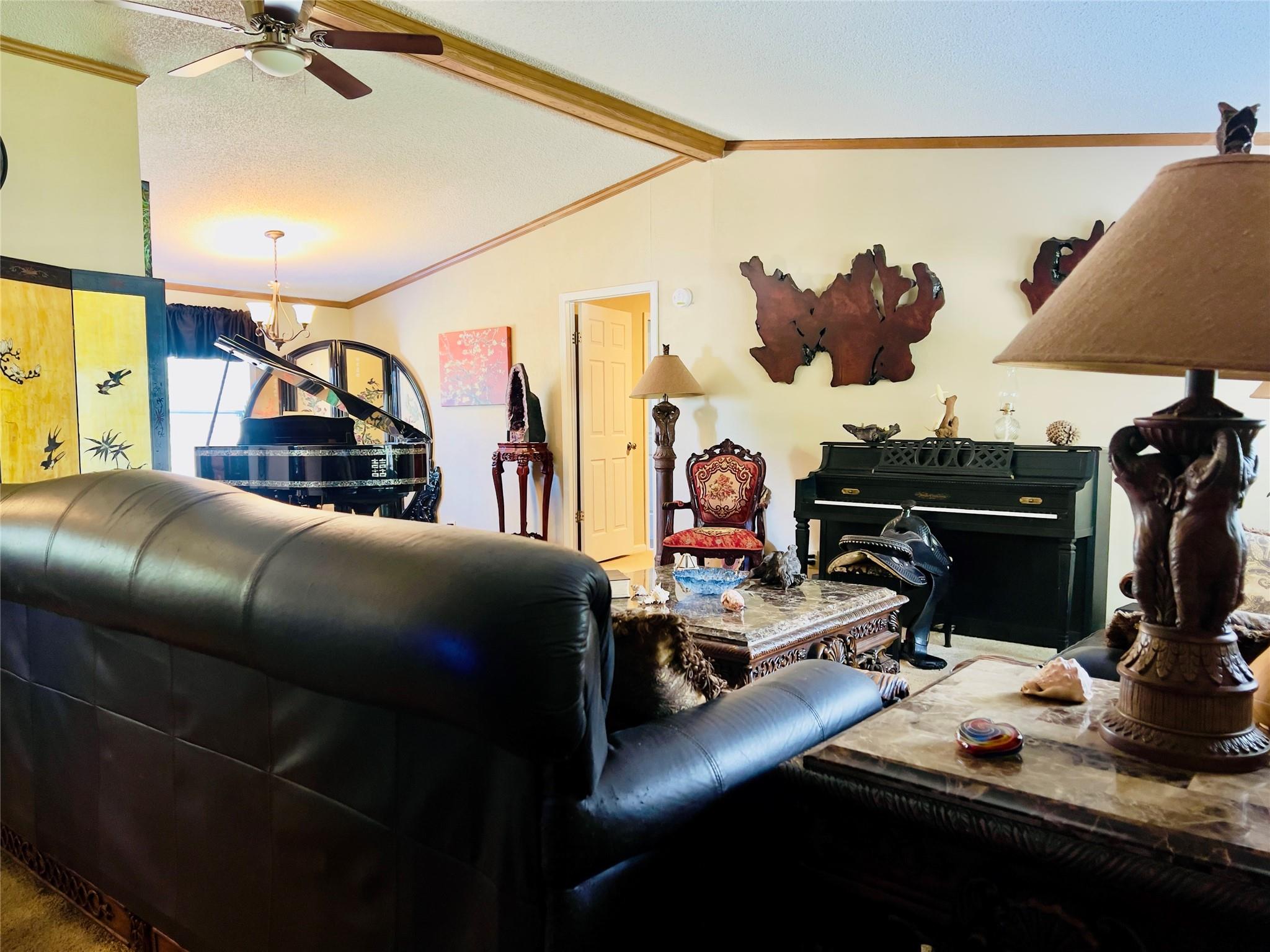 114 Lovers Ln, Kingsland, TX 78639