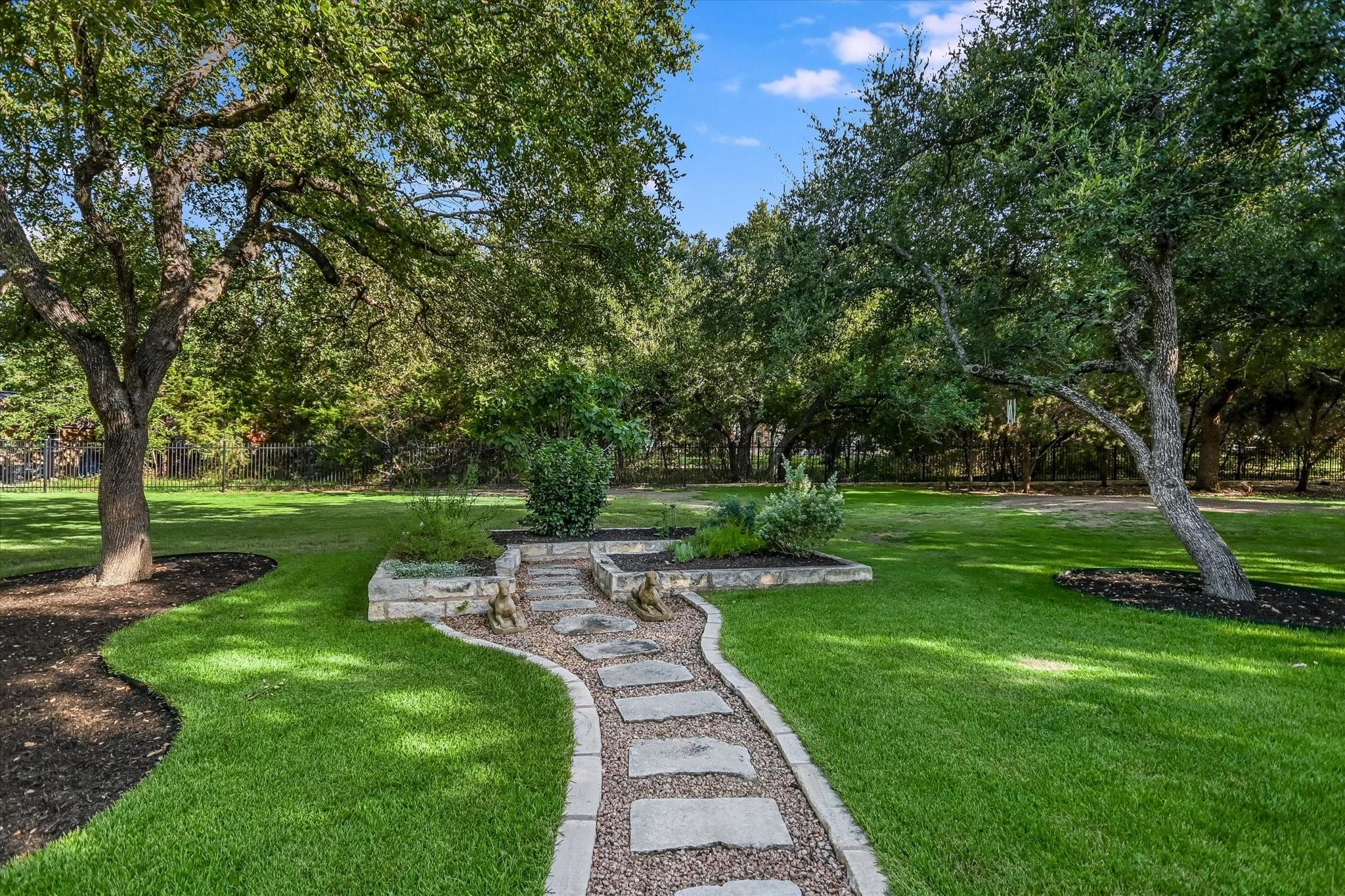 112 Gabriel Vis E, Georgetown, TX 78633