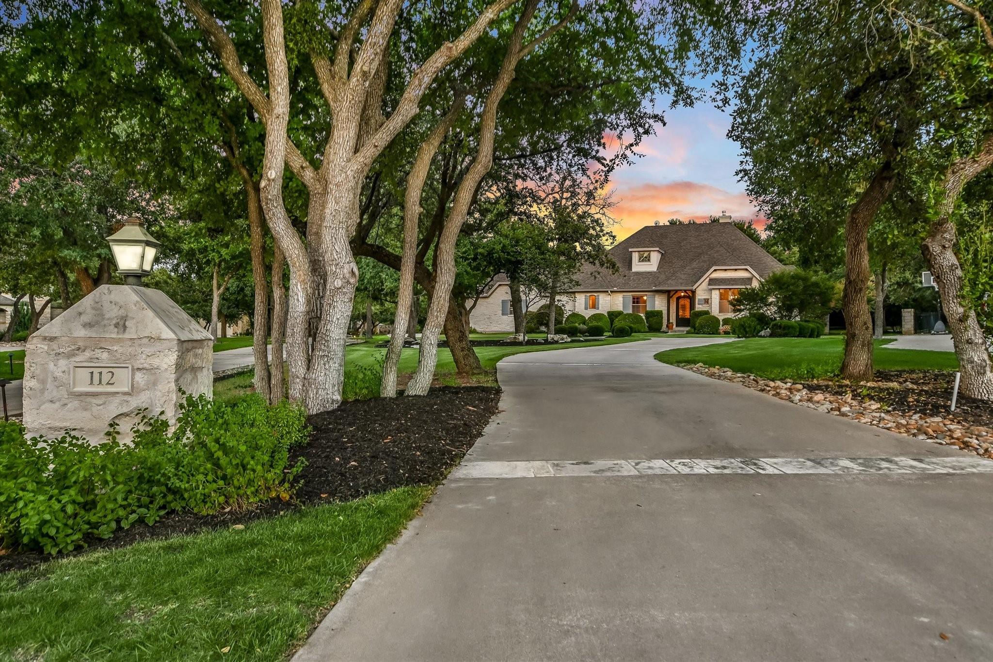 112 Gabriel Vis E, Georgetown, TX 78633