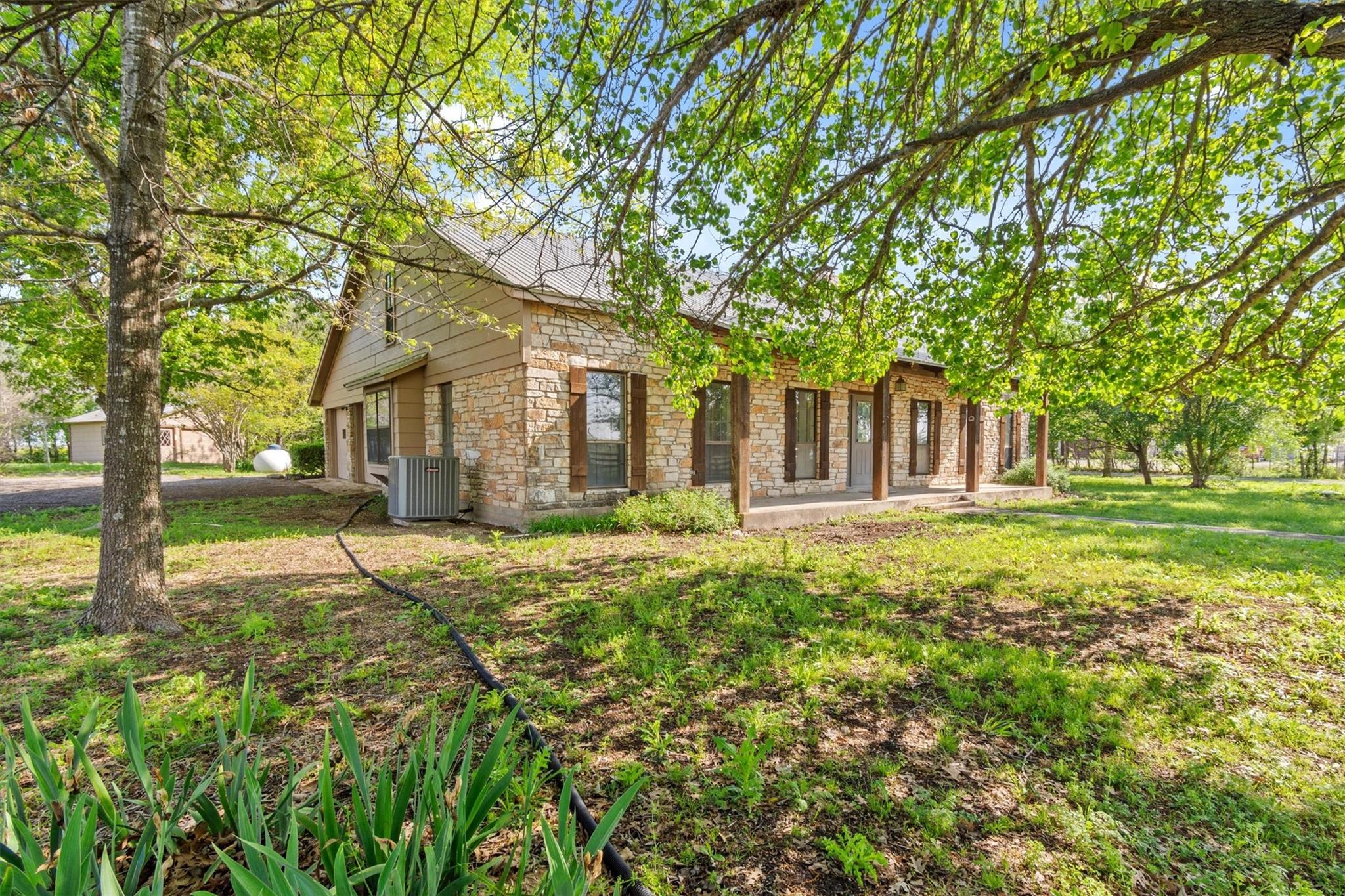 12914 Pfluger Berkman Ln, Coupland, TX 78615