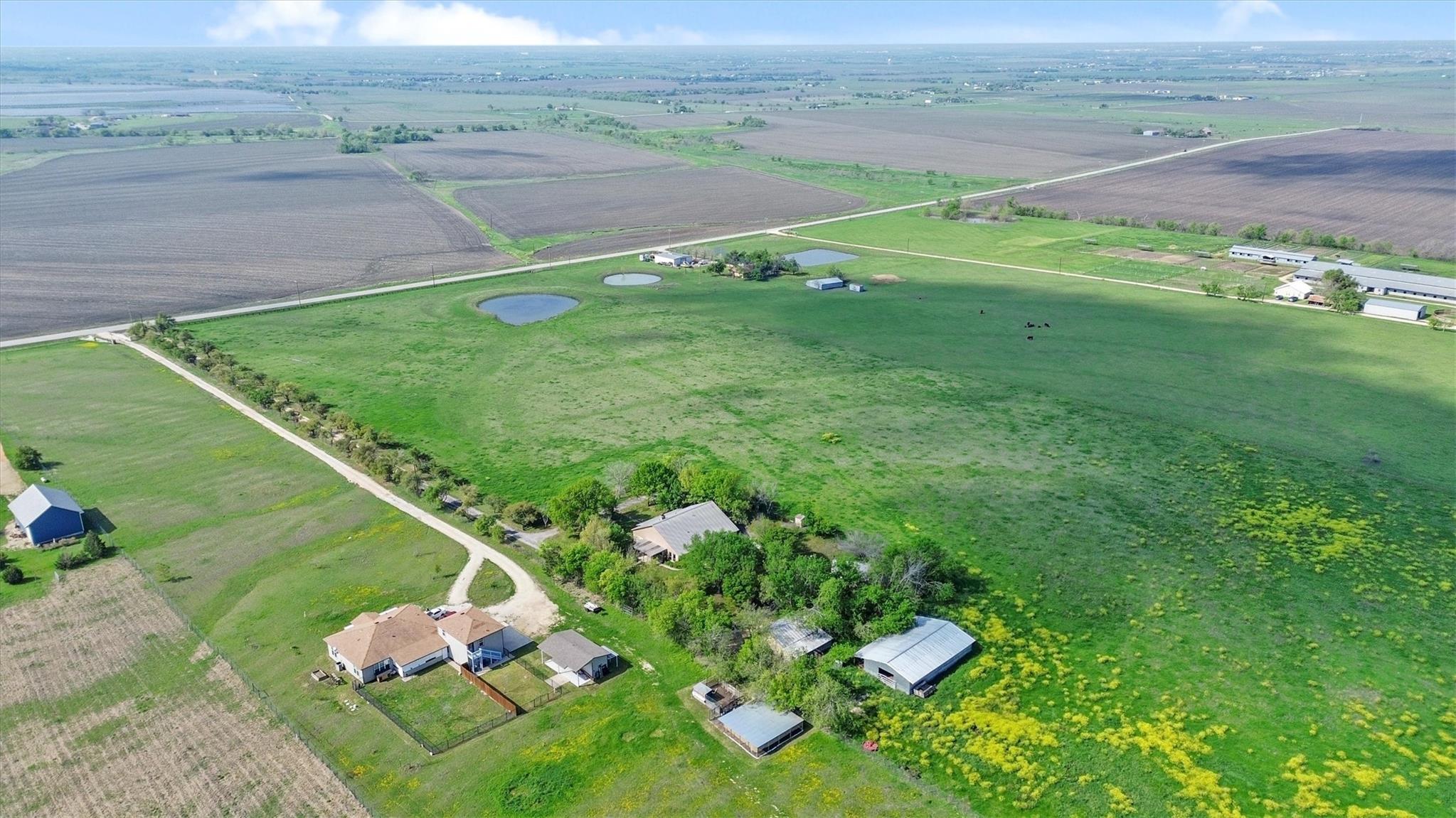 12914 Pfluger Berkman Ln, Coupland, TX 78615